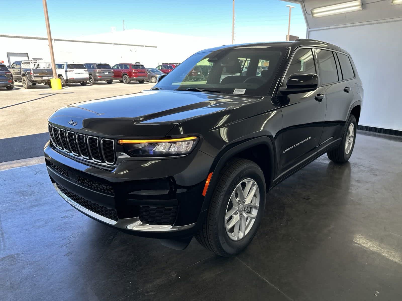 2024 Jeep Grand Cherokee L Laredo 4