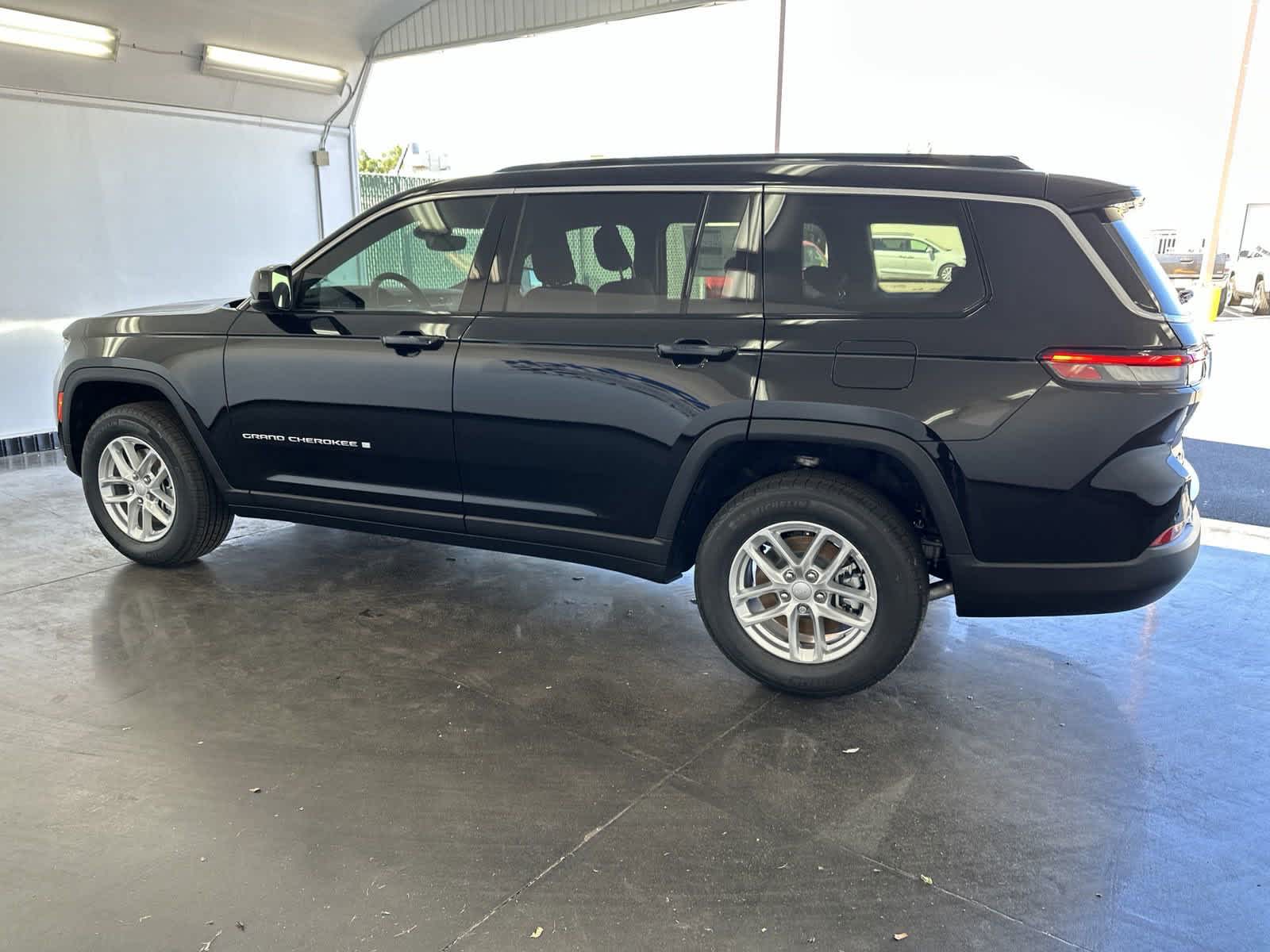 2024 Jeep Grand Cherokee L Laredo 5