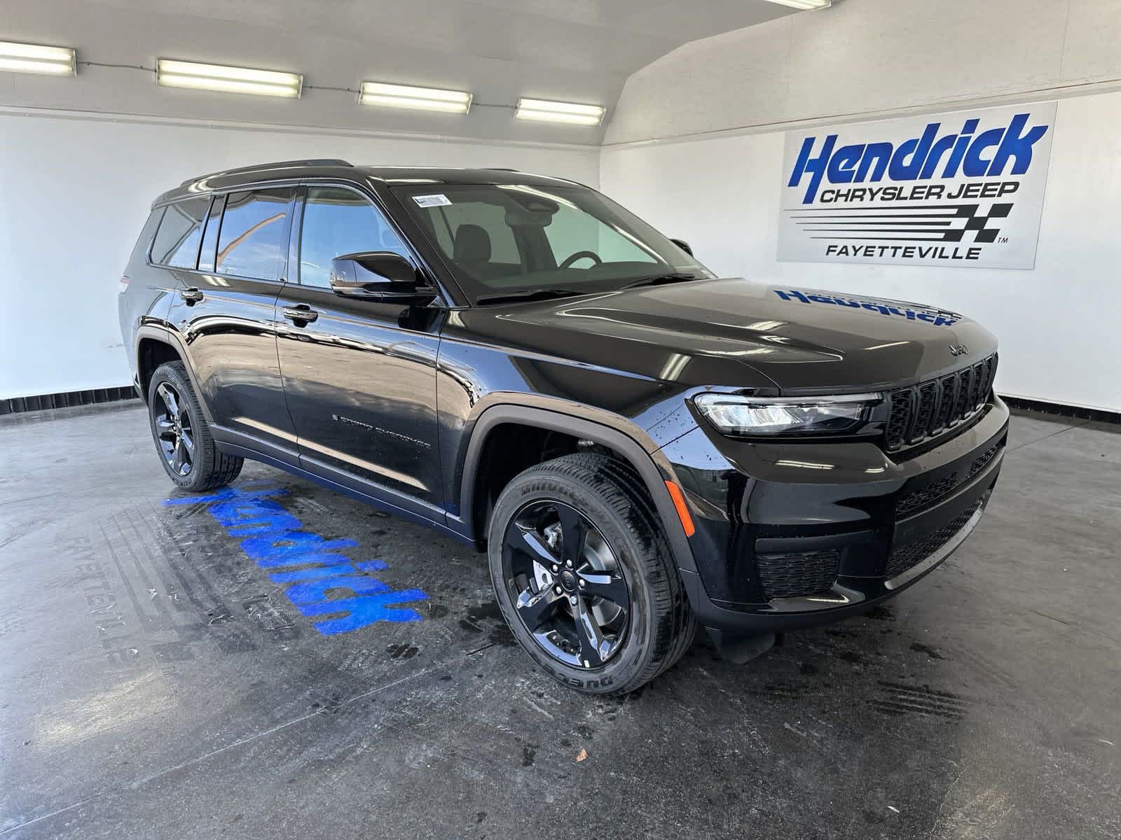 2024 Jeep Grand Cherokee L Laredo 2