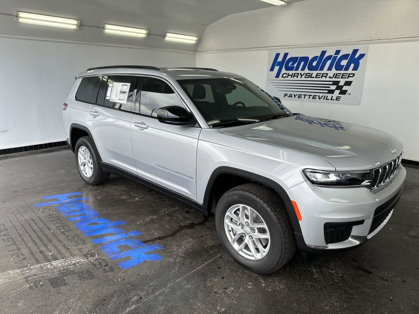 2024 Jeep Grand Cherokee L Laredo 2