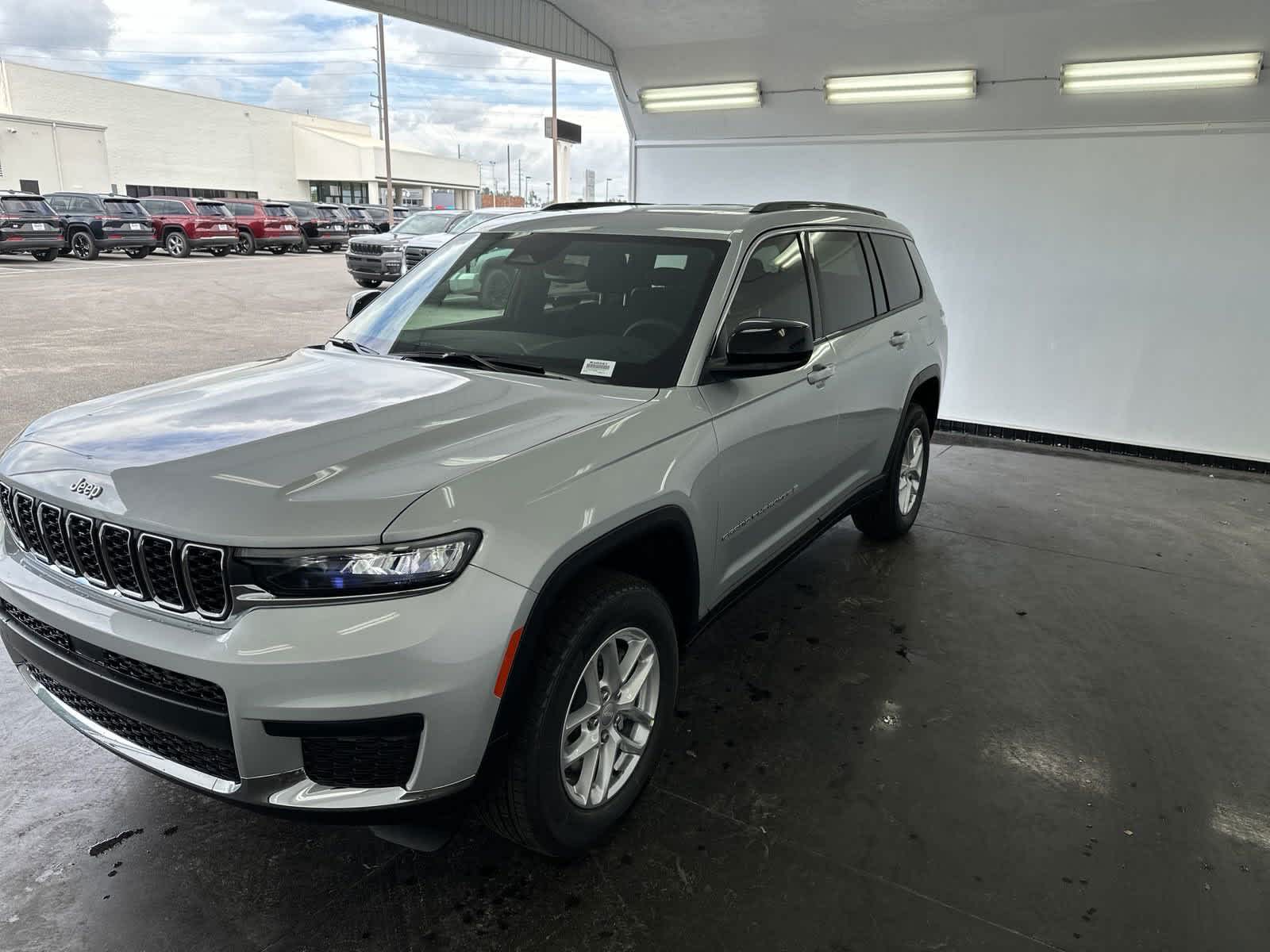 2024 Jeep Grand Cherokee L Laredo 4