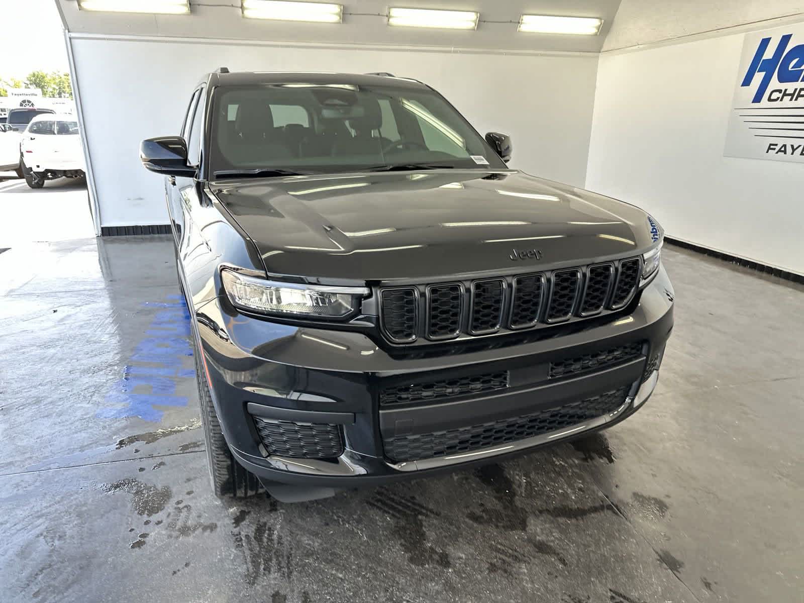 2024 Jeep Grand Cherokee L Laredo 3