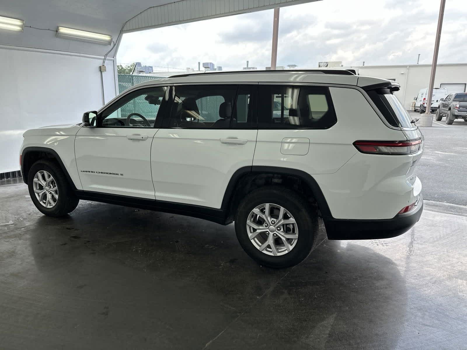 2023 Jeep Grand Cherokee L Limited 6