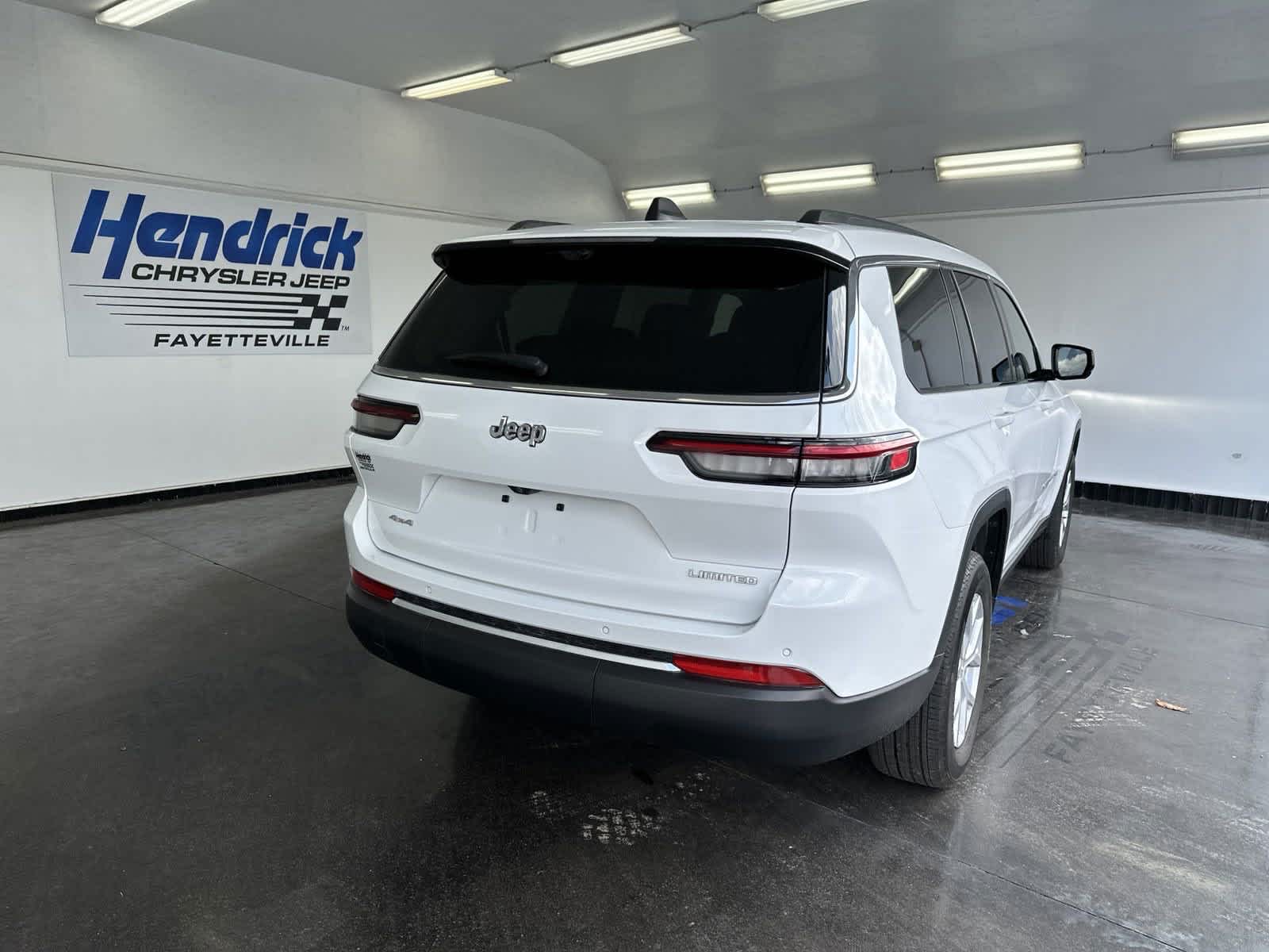 2023 Jeep Grand Cherokee L Limited 8