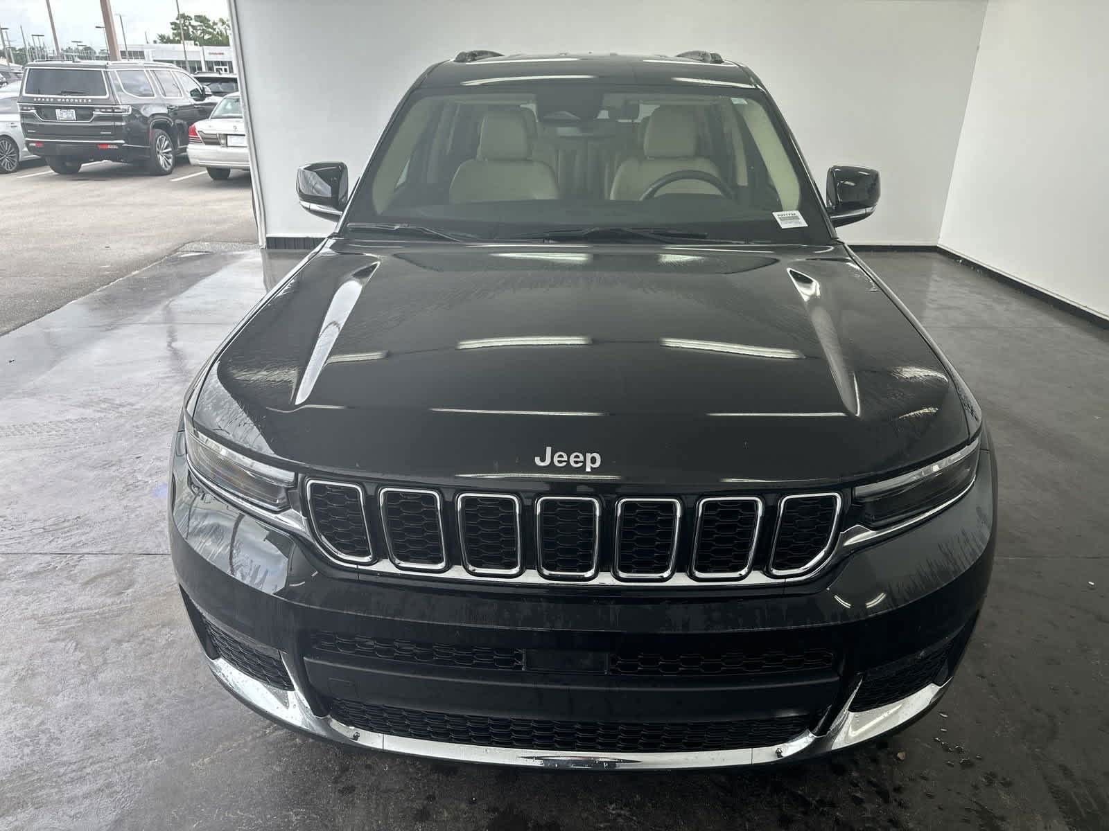 2022 Jeep Grand Cherokee L Limited 3