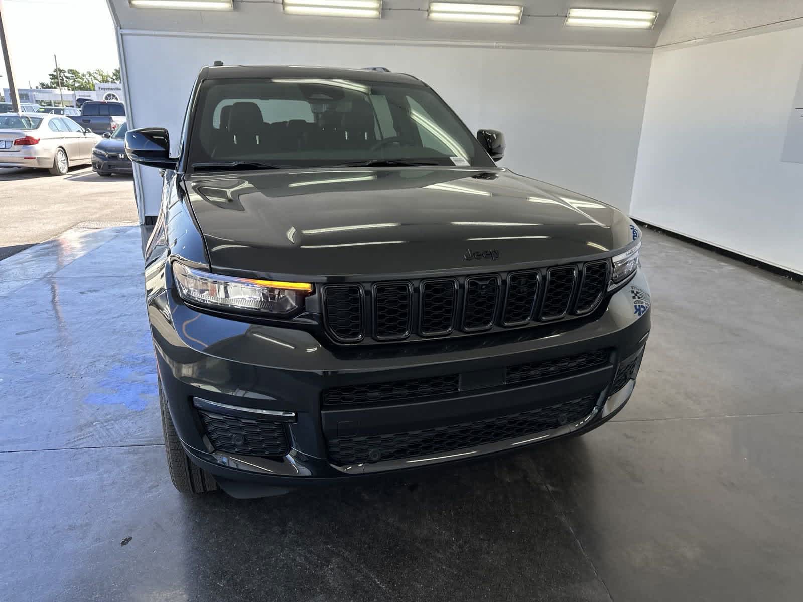 2024 Jeep Grand Cherokee L Limited 3