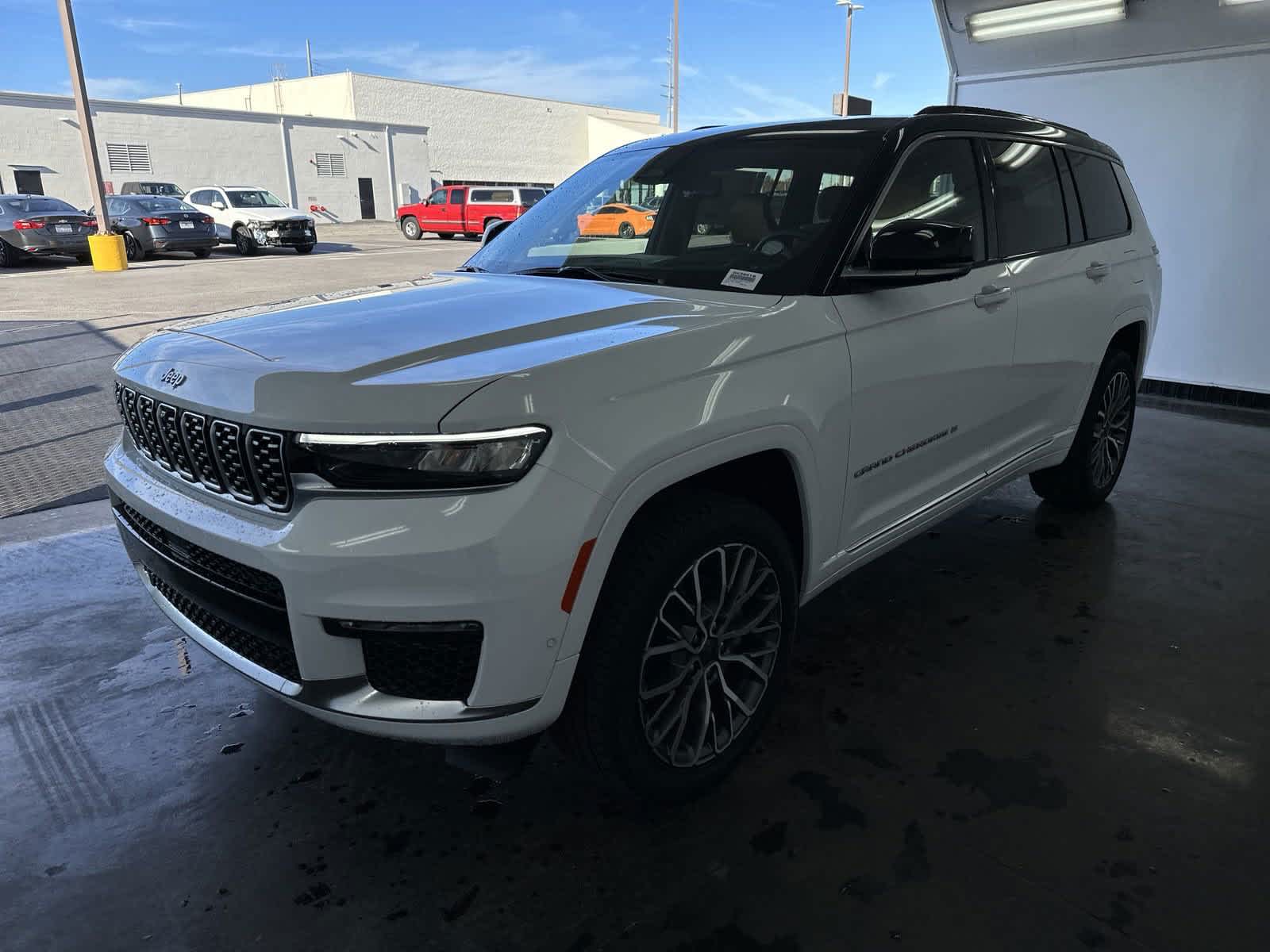 2025 Jeep Grand Cherokee L Summit Reserve 4