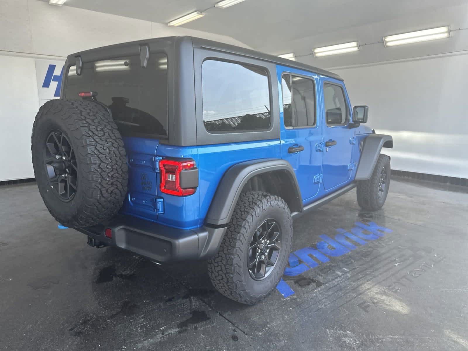 2024 Jeep Wrangler 4xe Willys 8