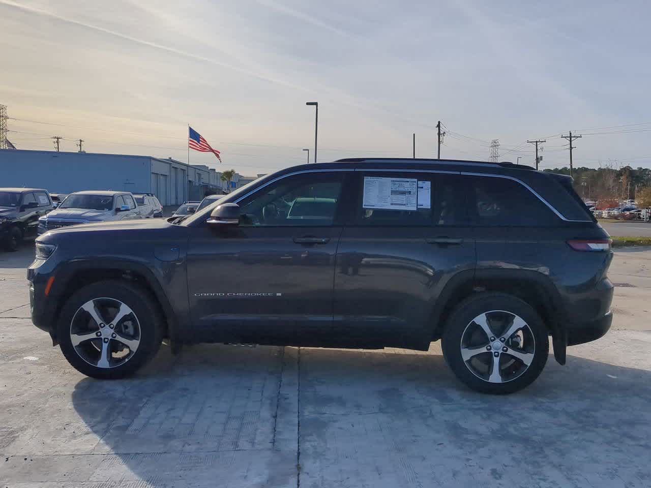 2024 Jeep Grand Cherokee 4xe  6