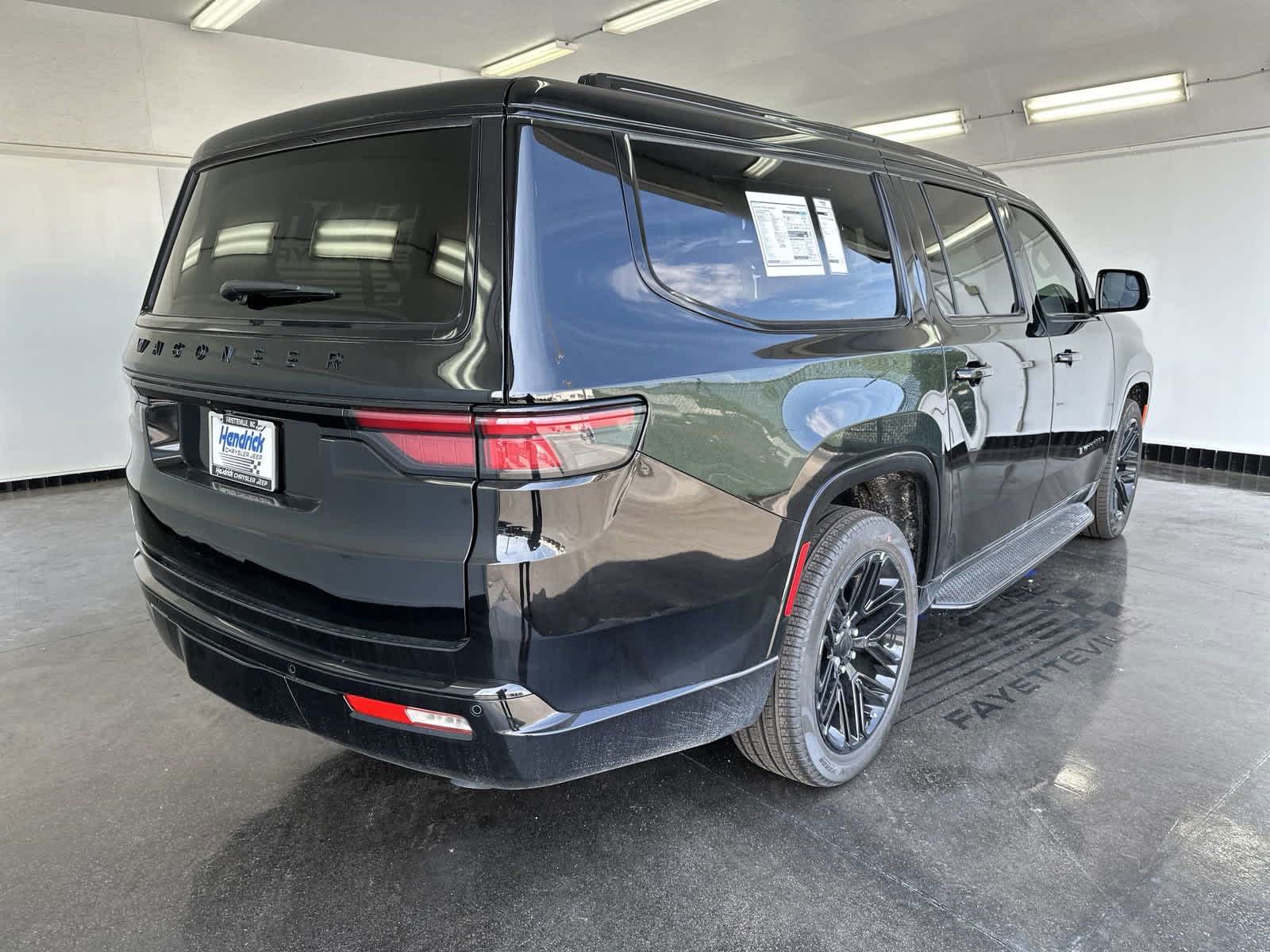 2024 Jeep Wagoneer L Series II Carbide 8