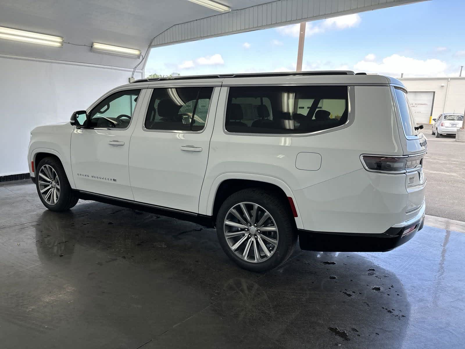 2024 Jeep Grand Wagoneer L  5