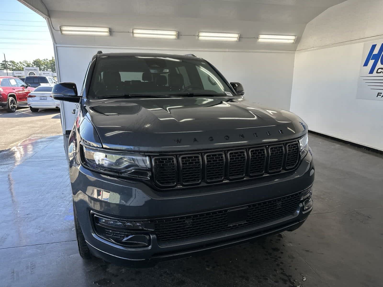 2023 Jeep Wagoneer Series II Carbide 3