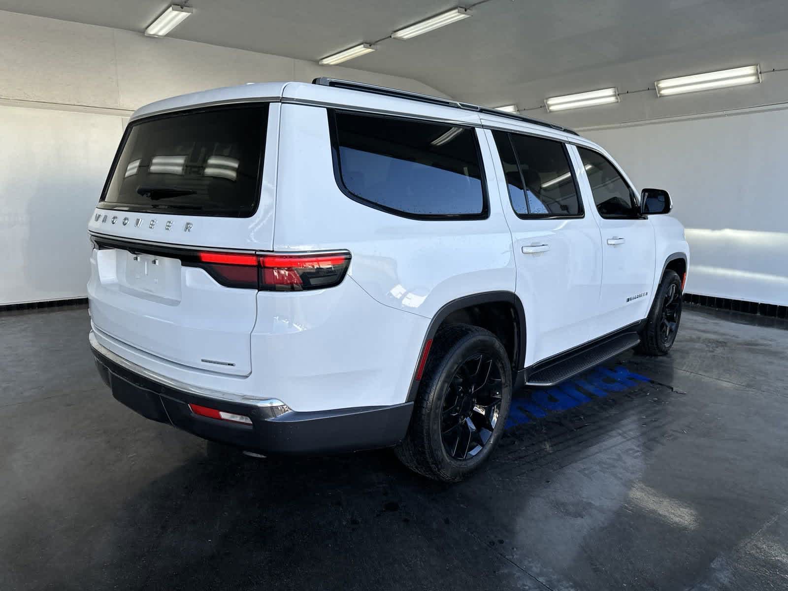 2022 Jeep Wagoneer Series II 8