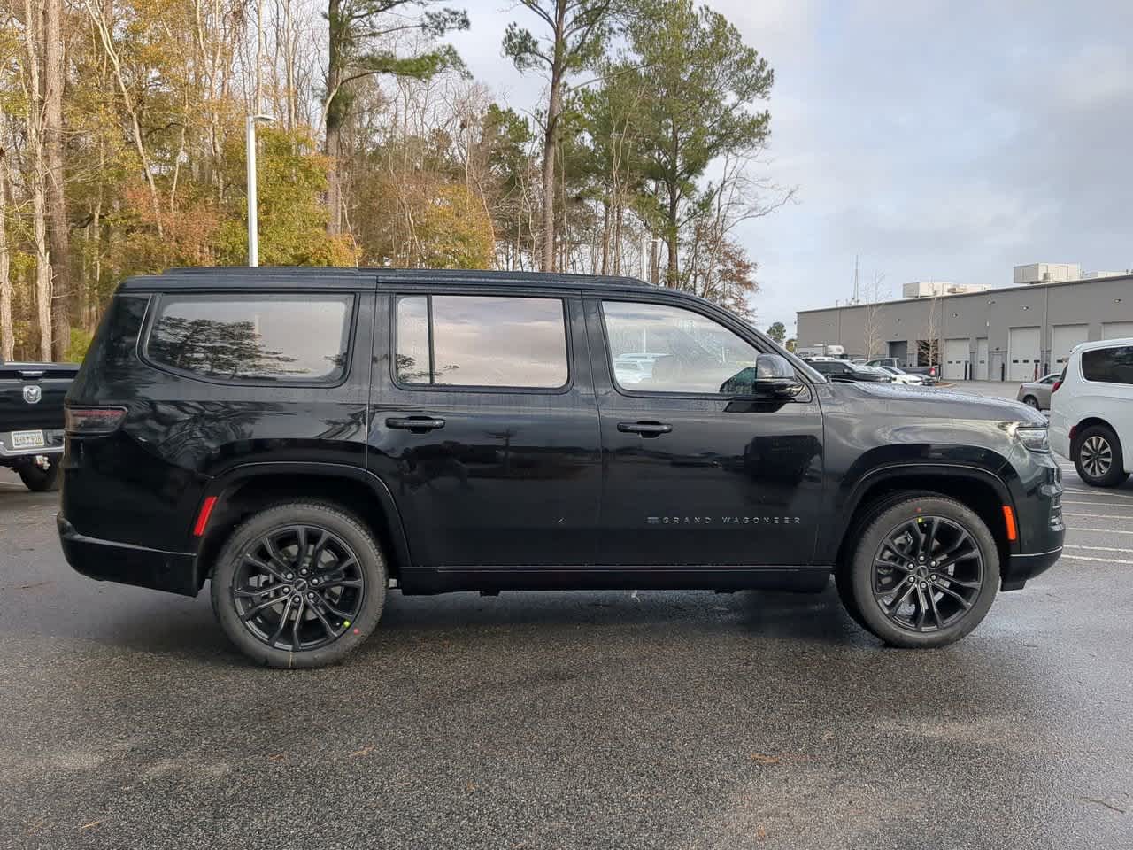 2024 Jeep Grand Wagoneer Series II Obsidian 10