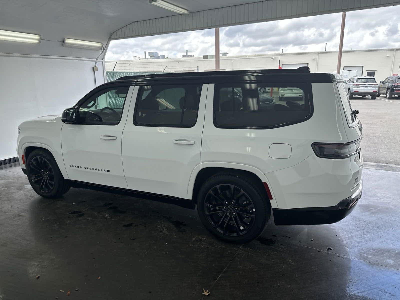 2024 Jeep Grand Wagoneer  5