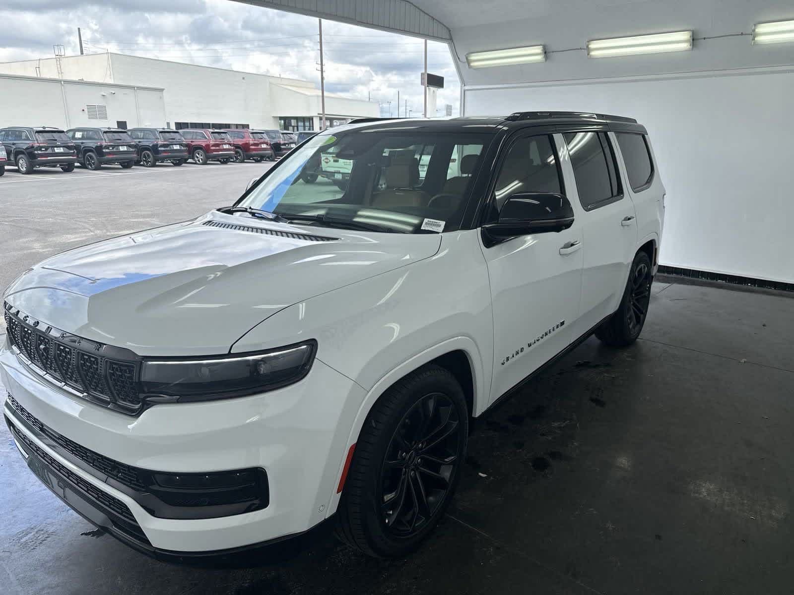 2024 Jeep Grand Wagoneer  4