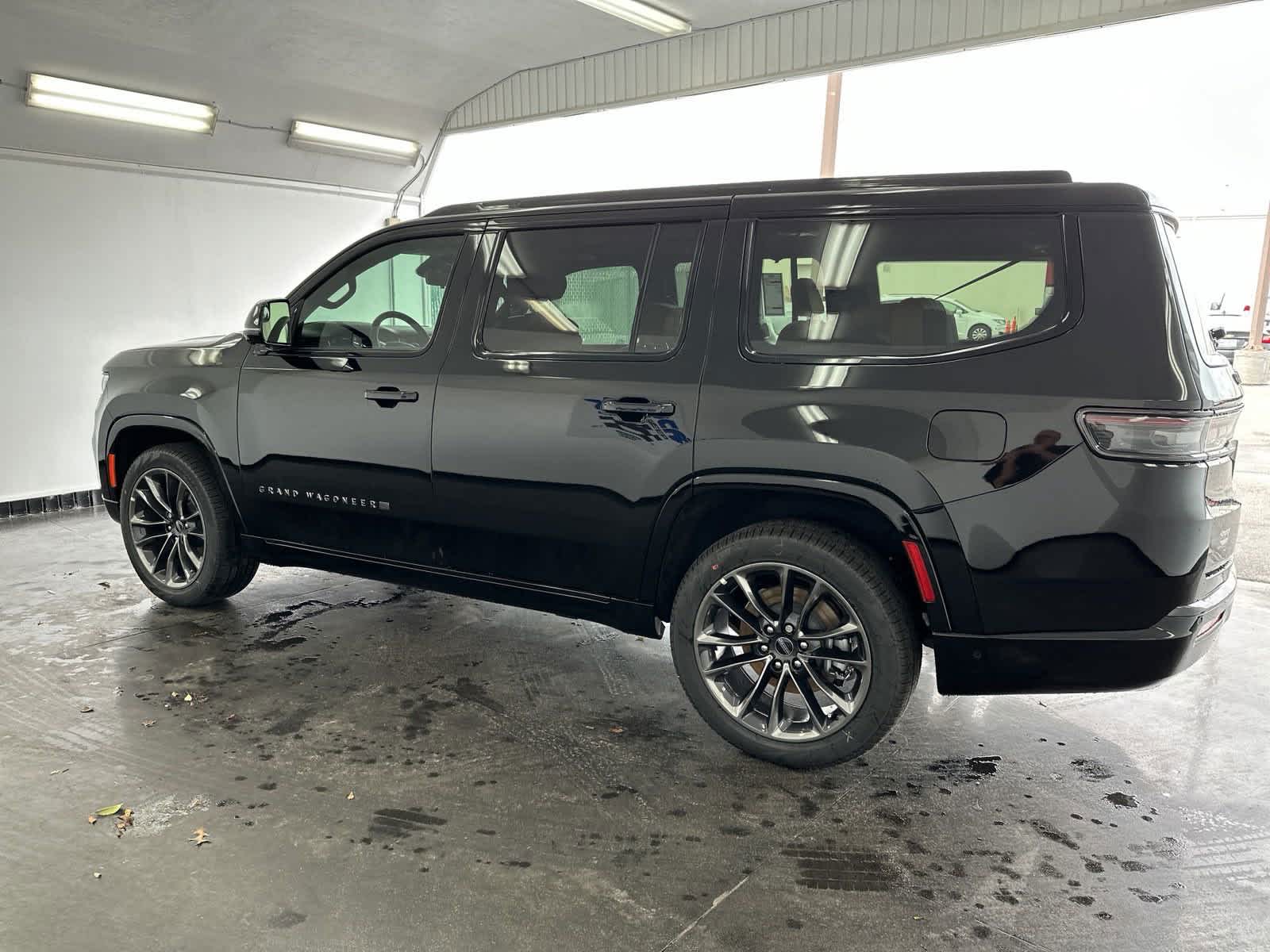 2024 Jeep Grand Wagoneer Series III Obsidian 5