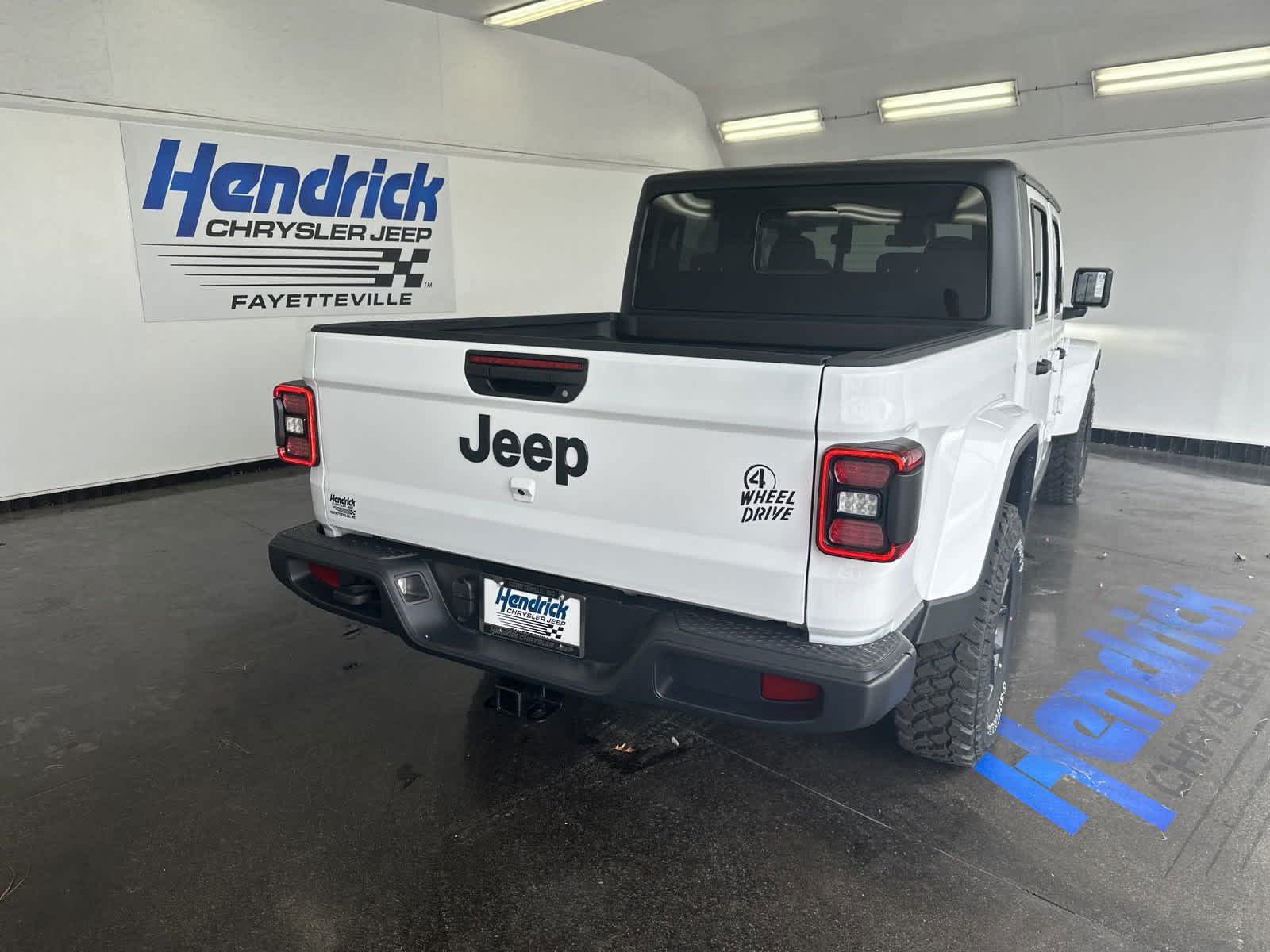 2024 Jeep Gladiator Willys 4x4 7