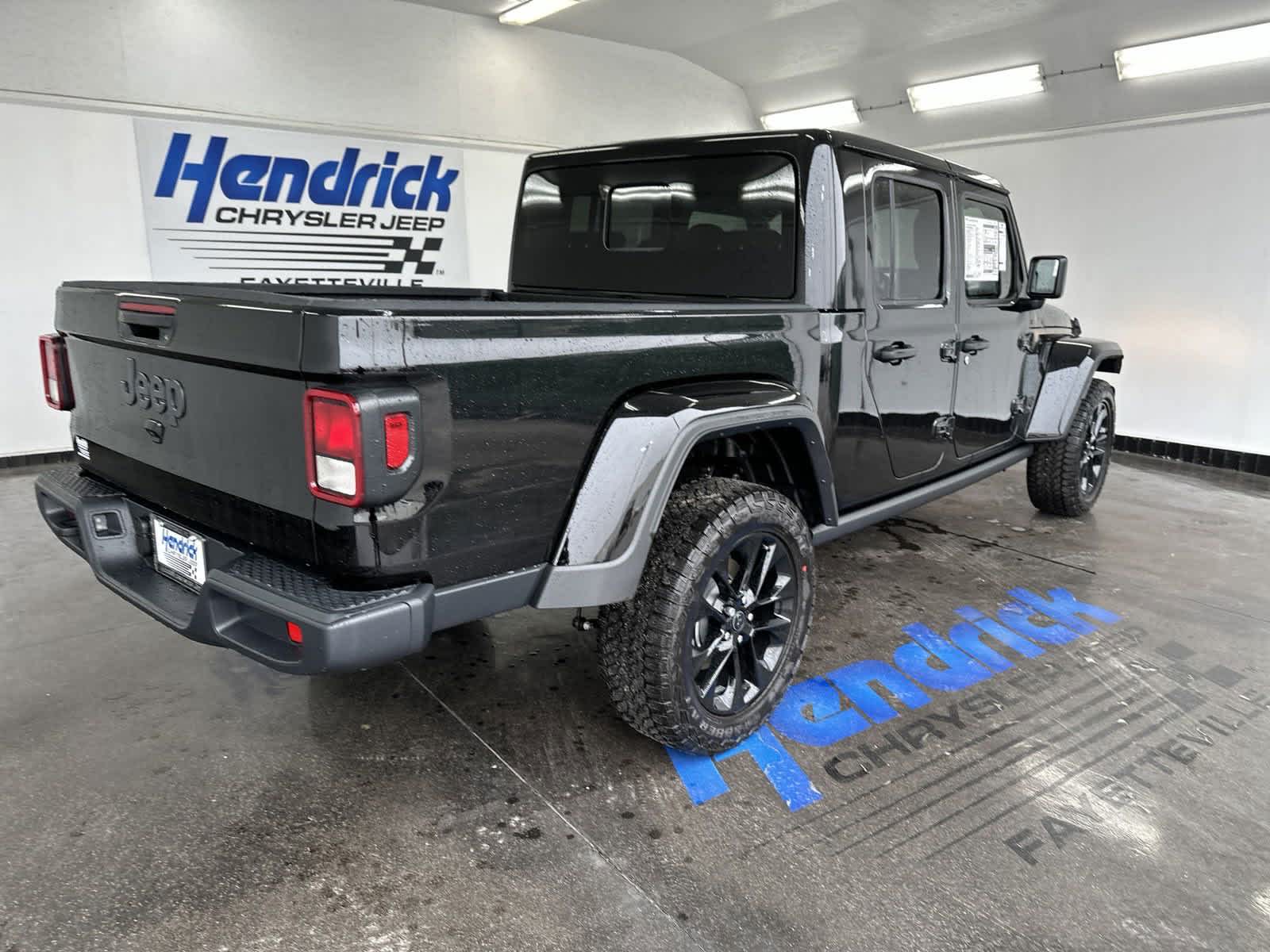 2024 Jeep Gladiator Sport 4x4 16