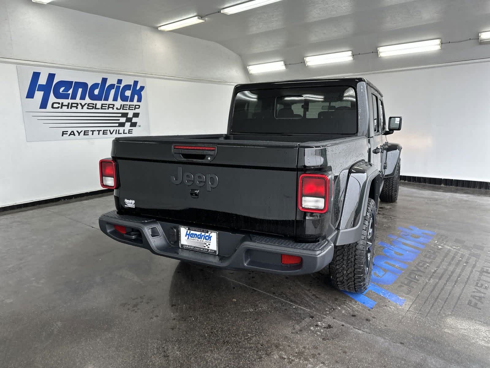 2024 Jeep Gladiator Sport 4x4 14