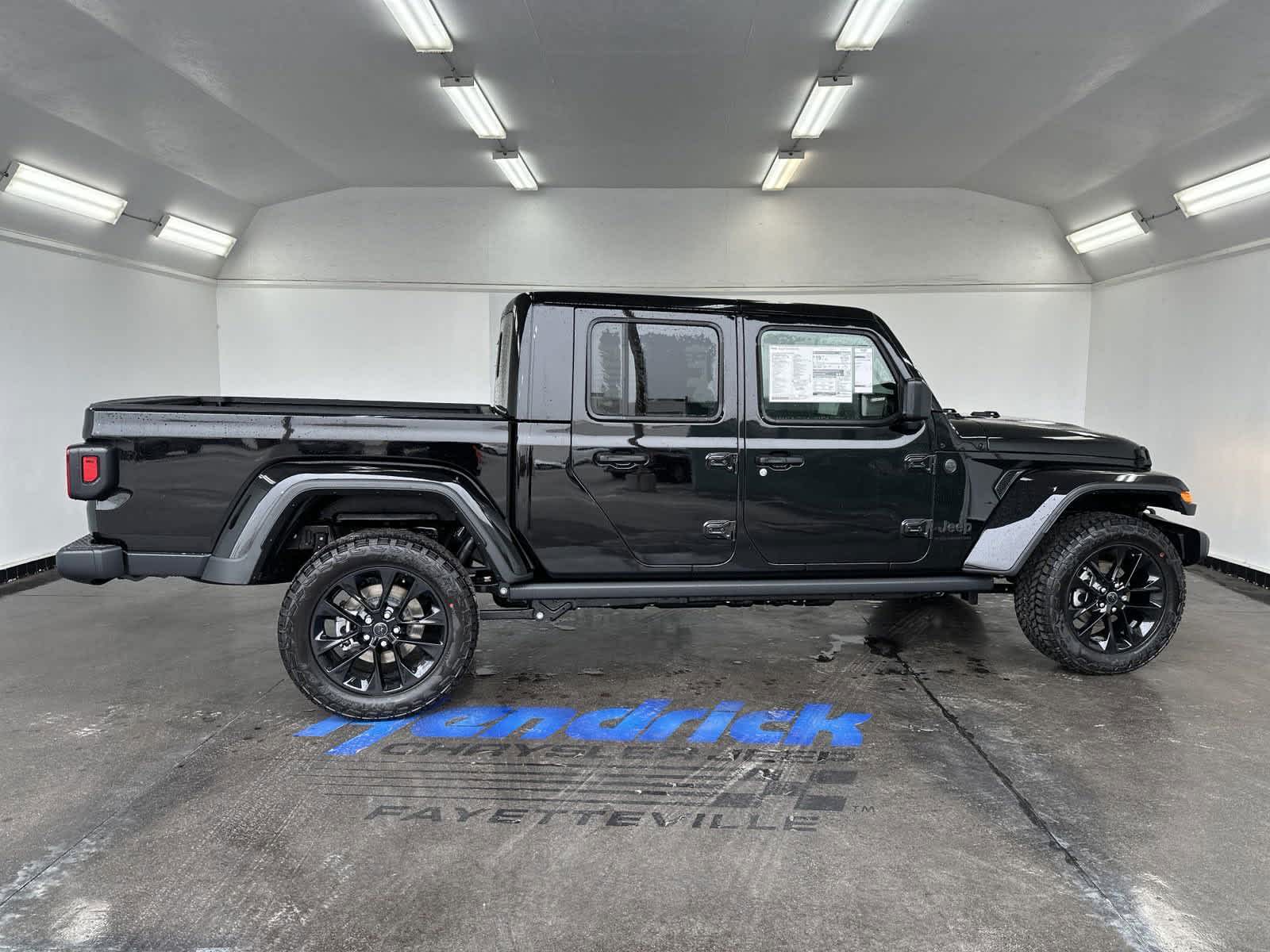 2024 Jeep Gladiator Sport 4x4 18