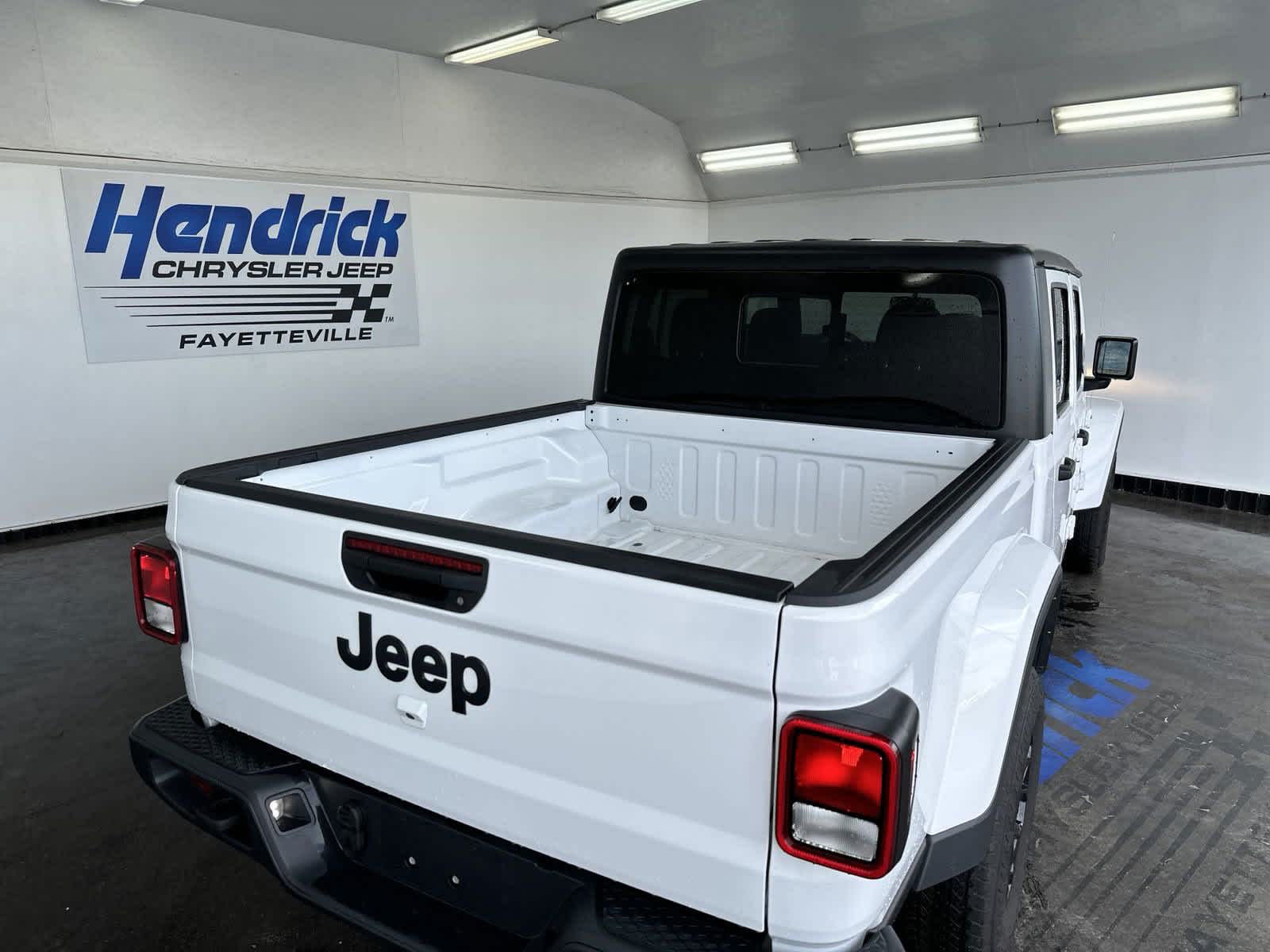 2023 Jeep Gladiator Sport S 4x4 30