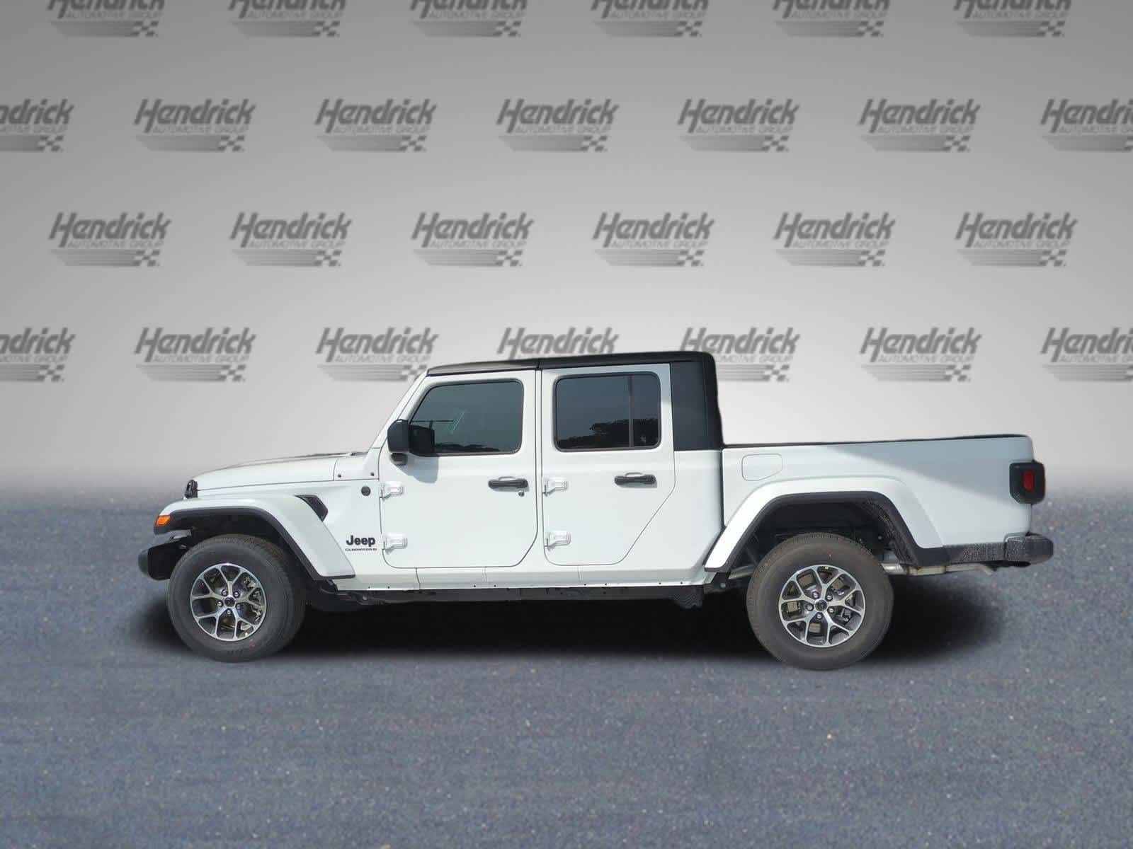 2024 Jeep Gladiator Sport S 4x4 31