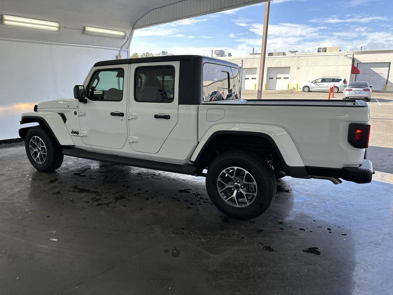 2024 Jeep Gladiator Sport S 4x4 32