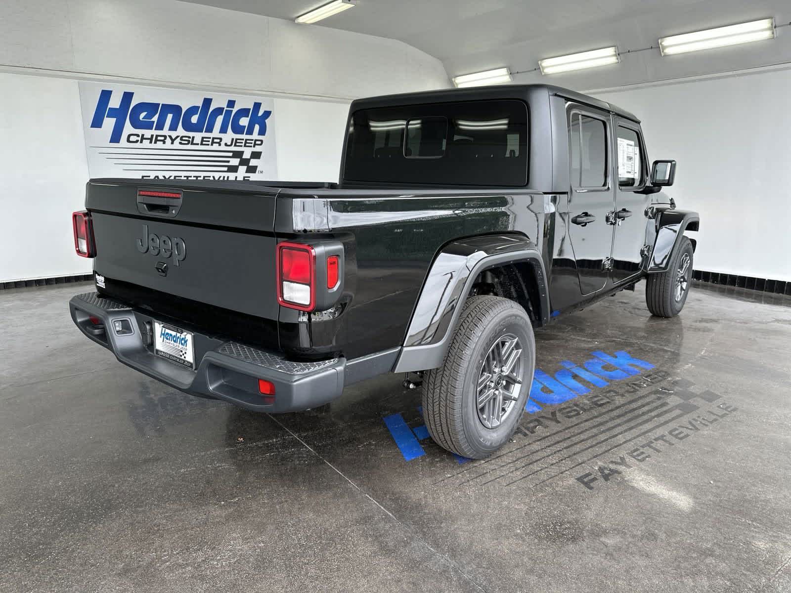 2024 Jeep Gladiator Sport 4x4 8