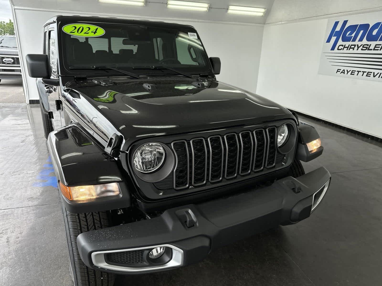 2024 Jeep Gladiator Sport 4x4 3