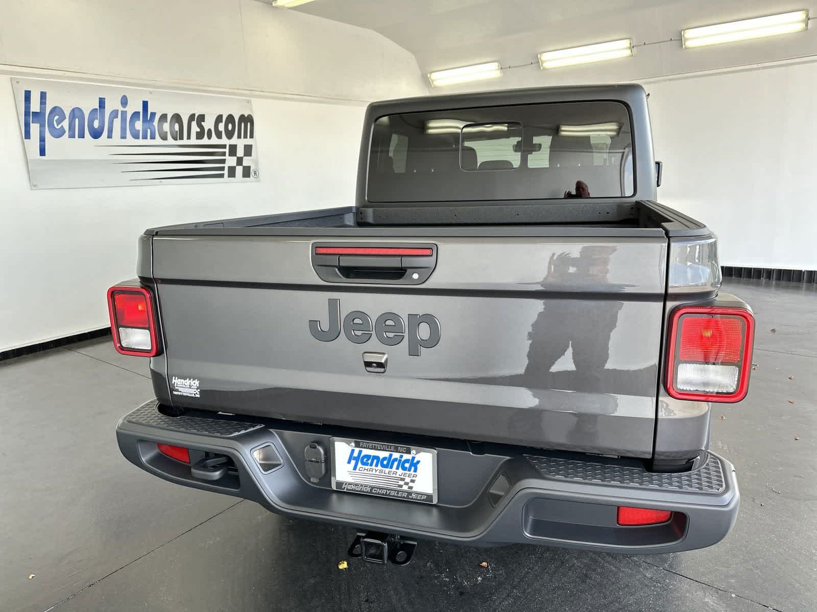 2023 Jeep Gladiator Sport S 4x4 7