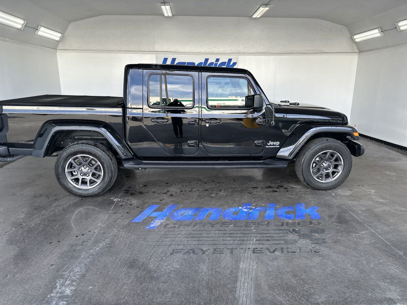 2022 Jeep Gladiator Overland 4x4 10