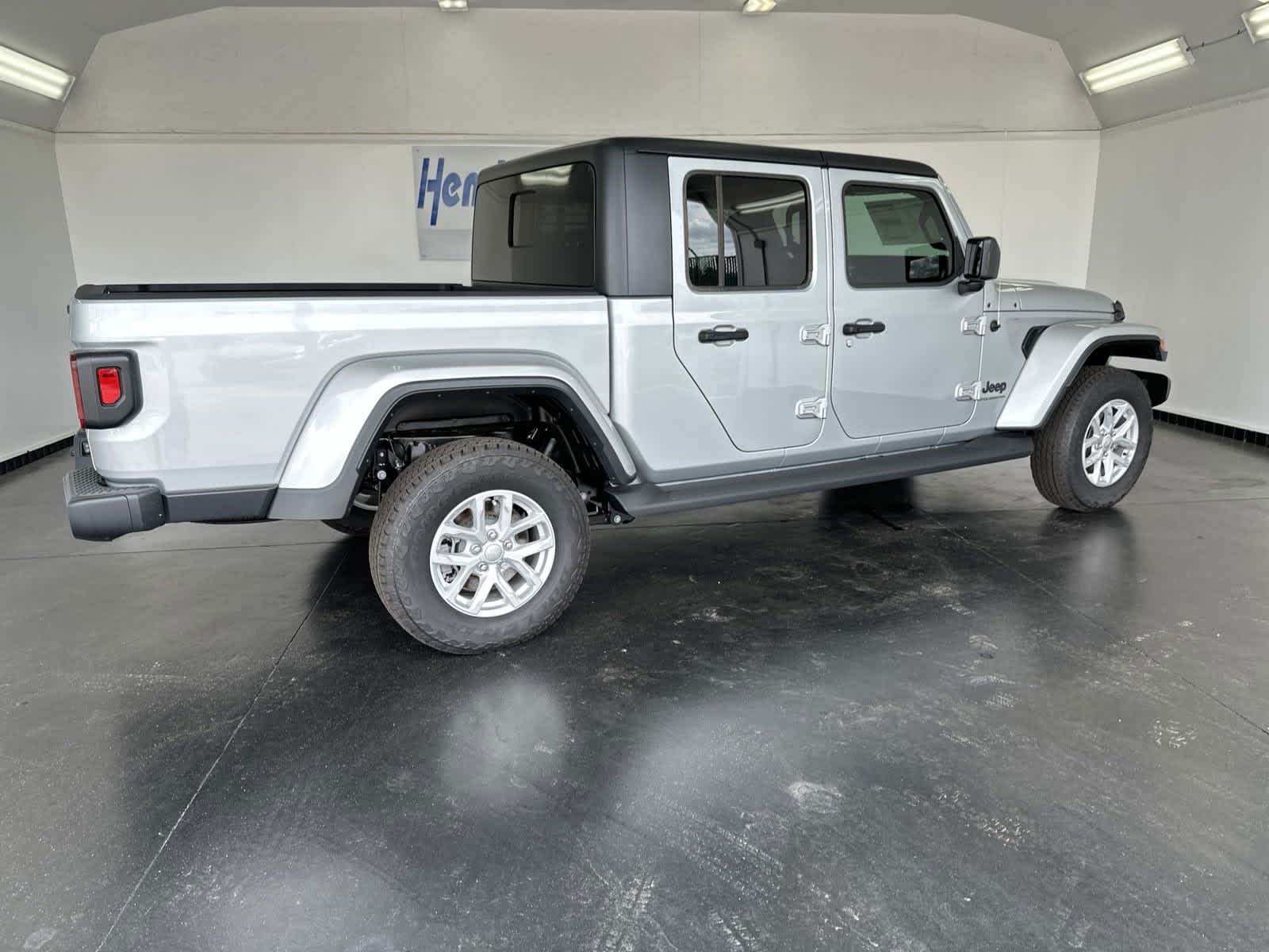 2023 Jeep Gladiator Sport S 4x4 9