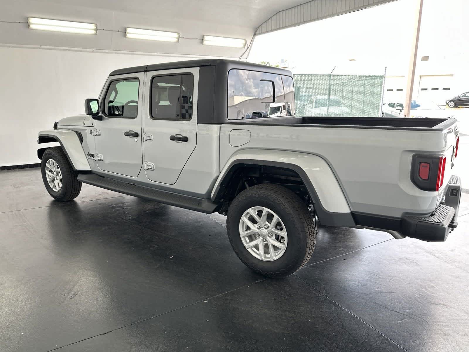 2023 Jeep Gladiator Sport S 4x4 5