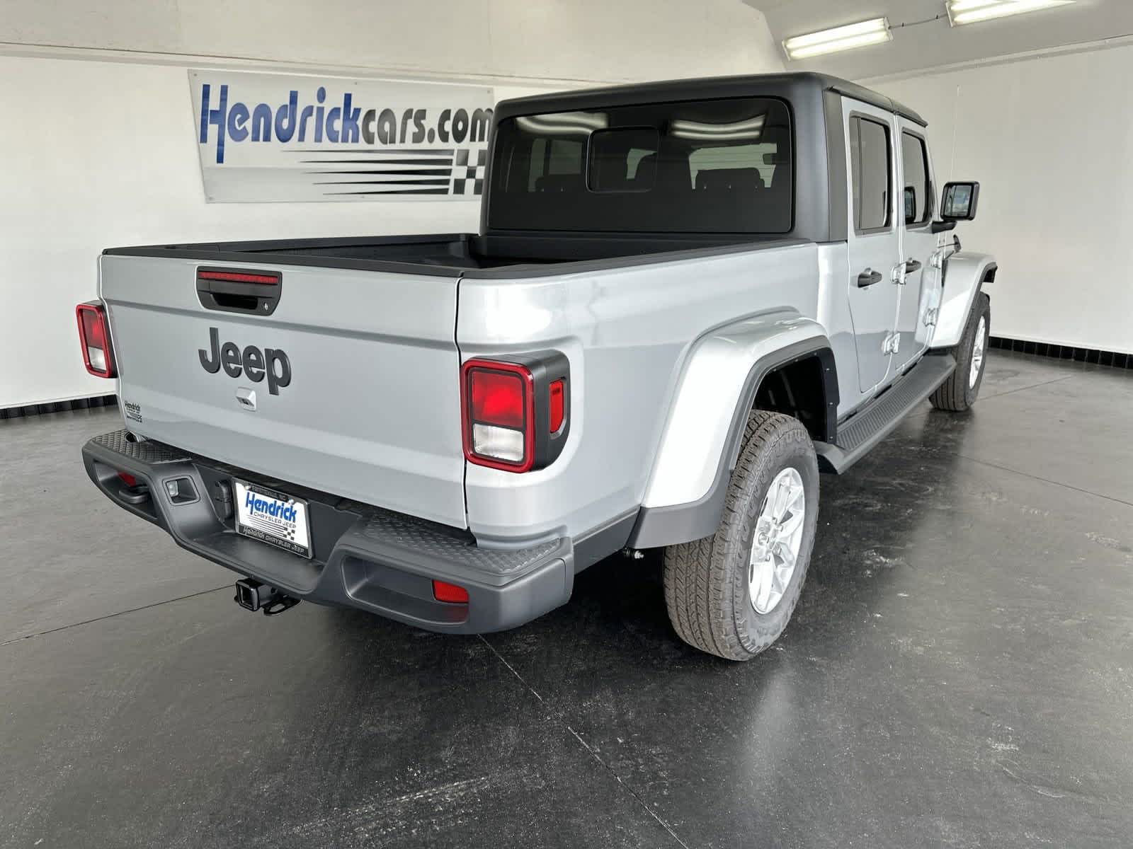 2023 Jeep Gladiator Sport S 4x4 8