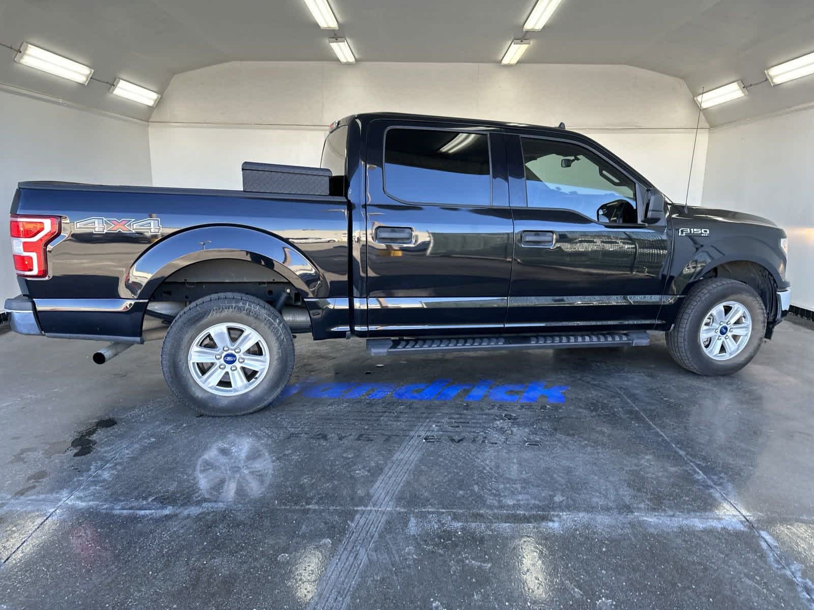 2020 Ford F-150 XLT 4WD SuperCrew 5.5 Box 10