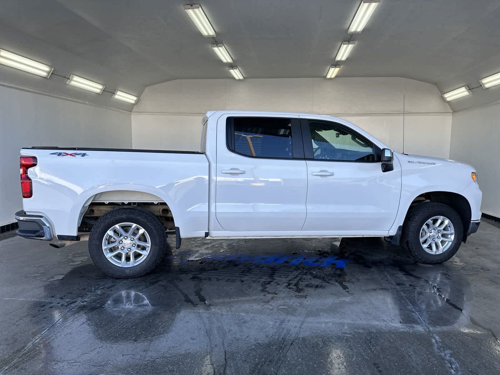 2022 Chevrolet Silverado 1500 LT 4WD Crew Cab 147 11