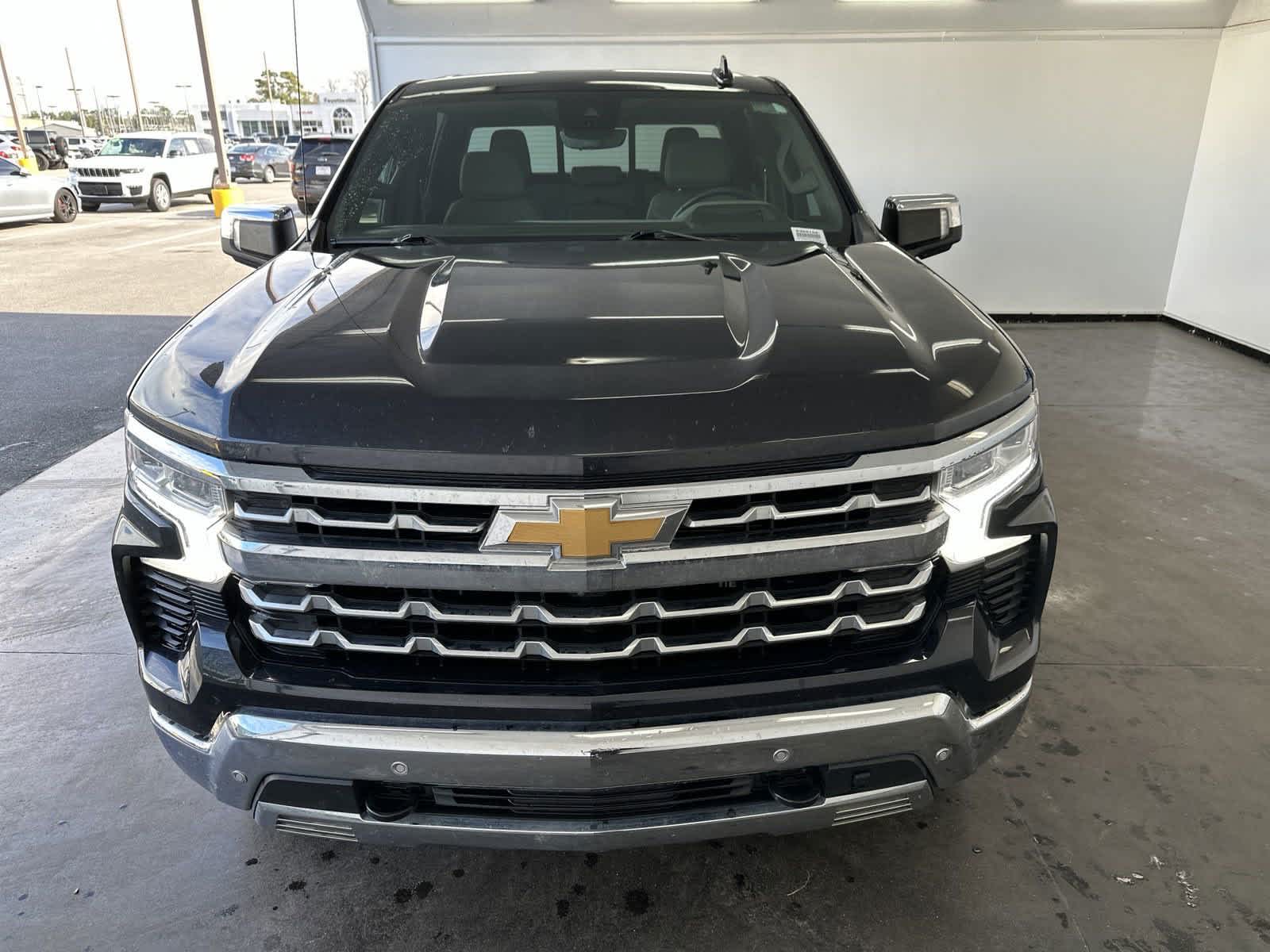 2023 Chevrolet Silverado 1500 LTZ 4WD Crew Cab 147 3