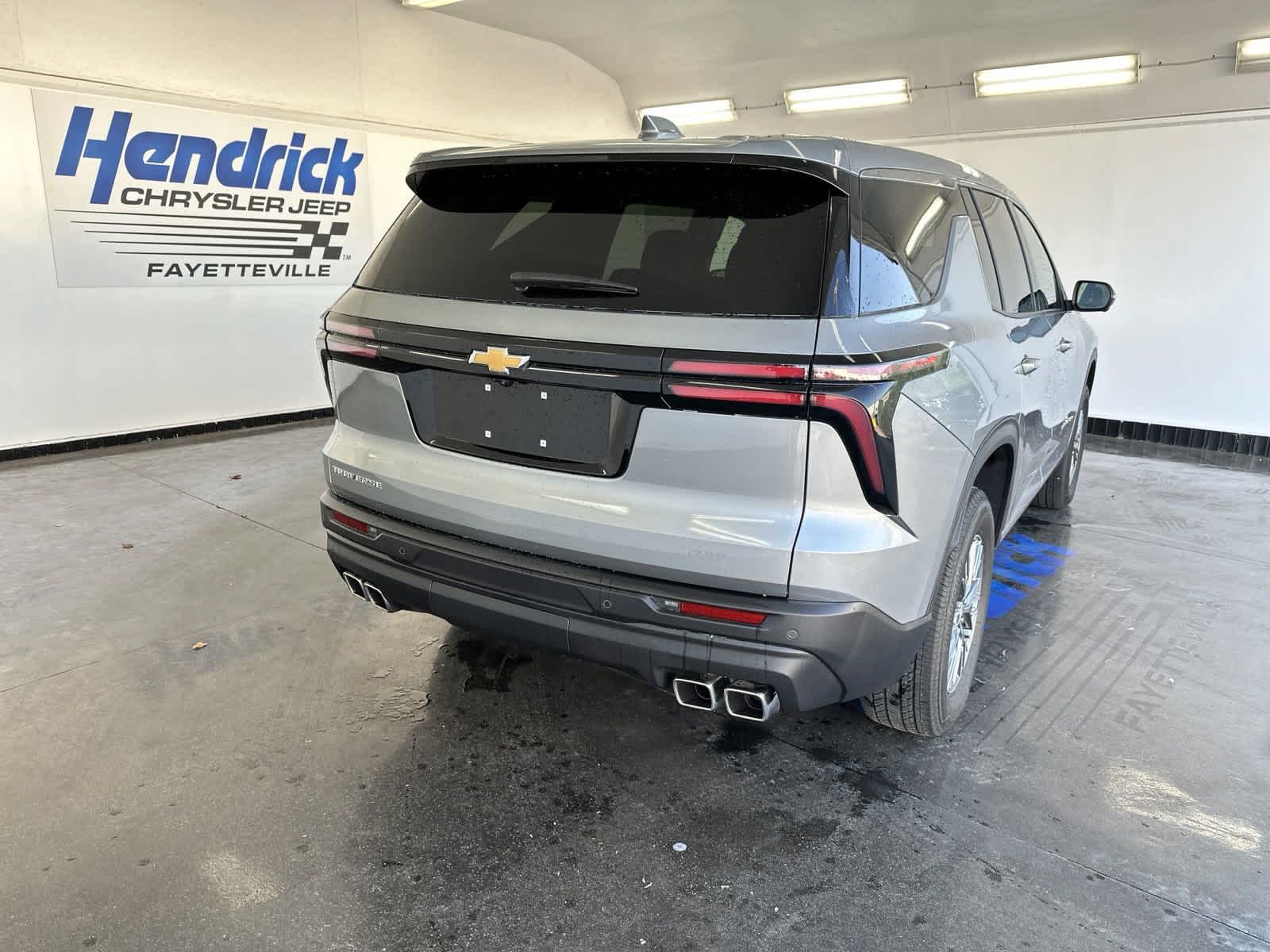 2024 Chevrolet Traverse FWD LS 8