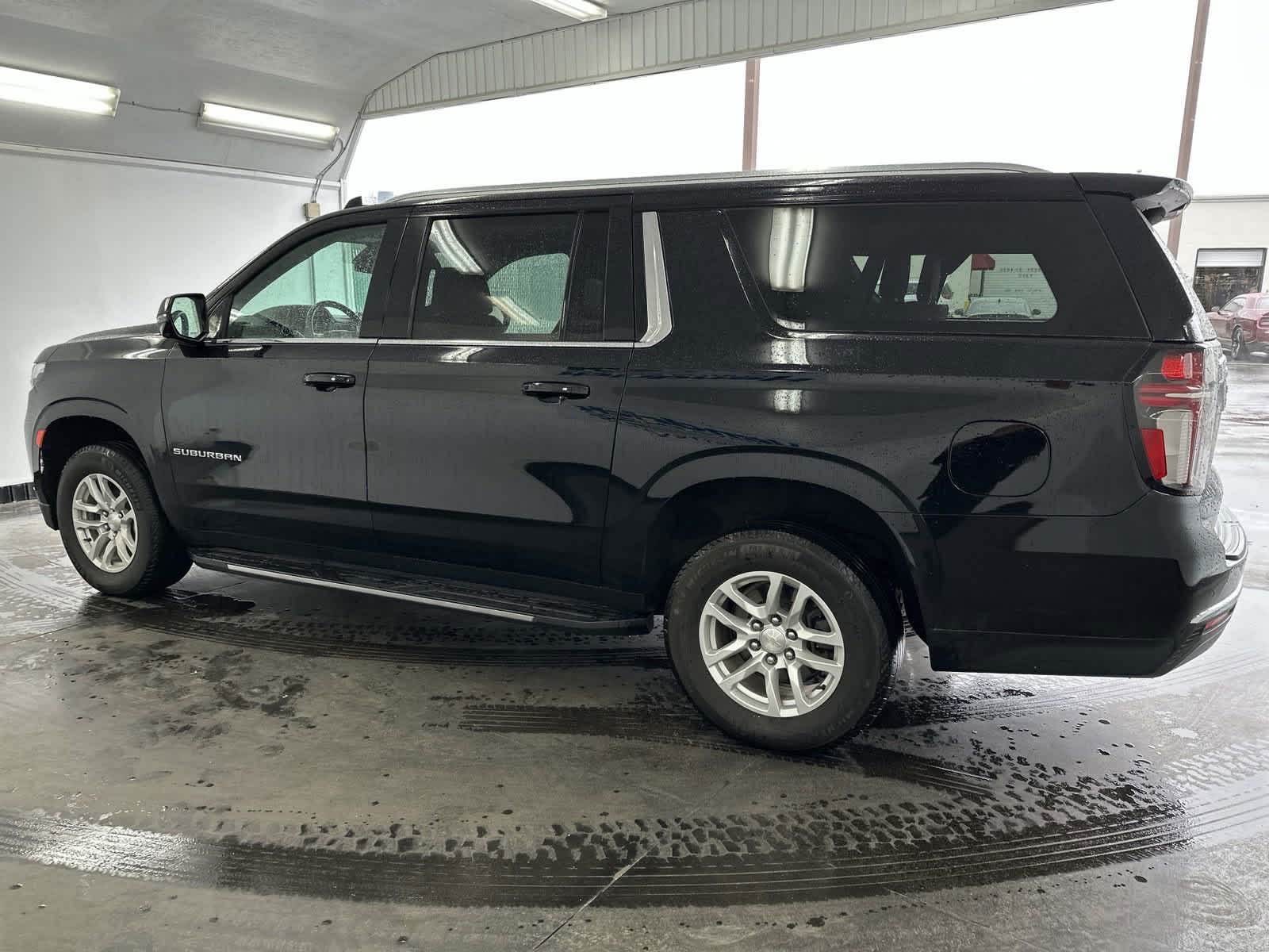 2021 Chevrolet Suburban LT 6