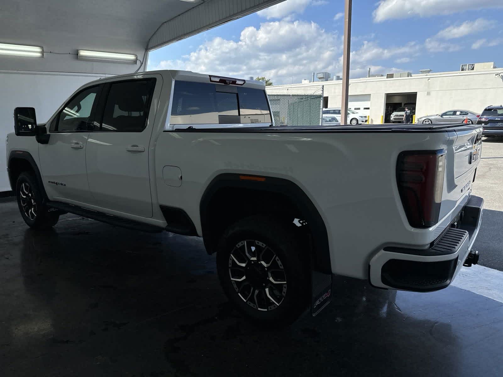 2024 GMC Sierra 3500HD AT4 4WD Crew Cab 159 4