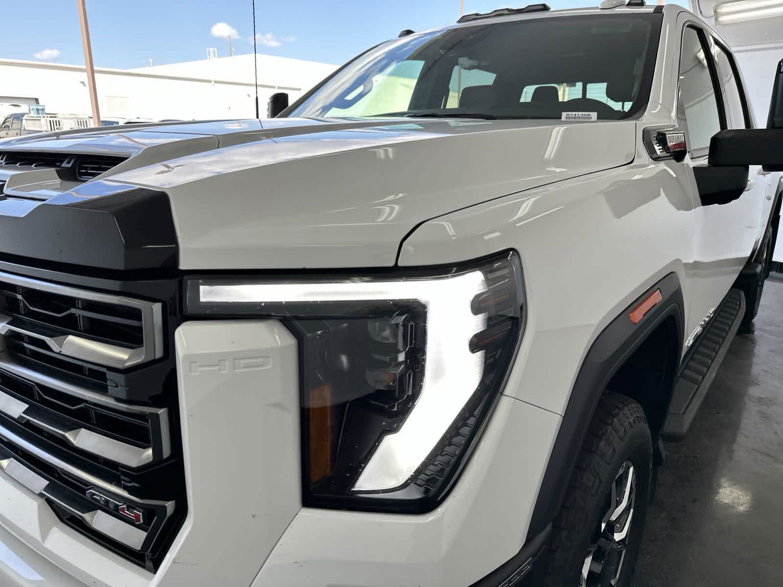 2024 GMC Sierra 3500HD AT4 4WD Crew Cab 159 2