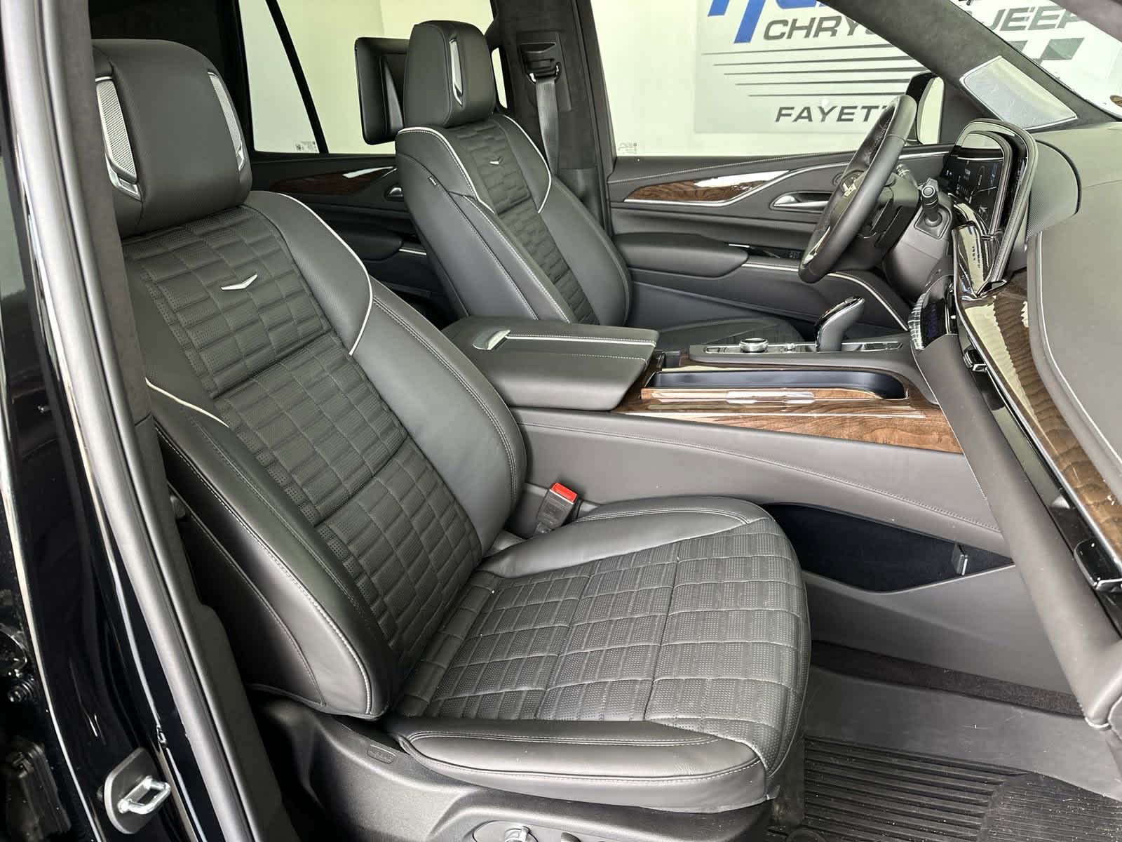 2023 Cadillac Escalade 4WD Premium Luxury Platinum 33