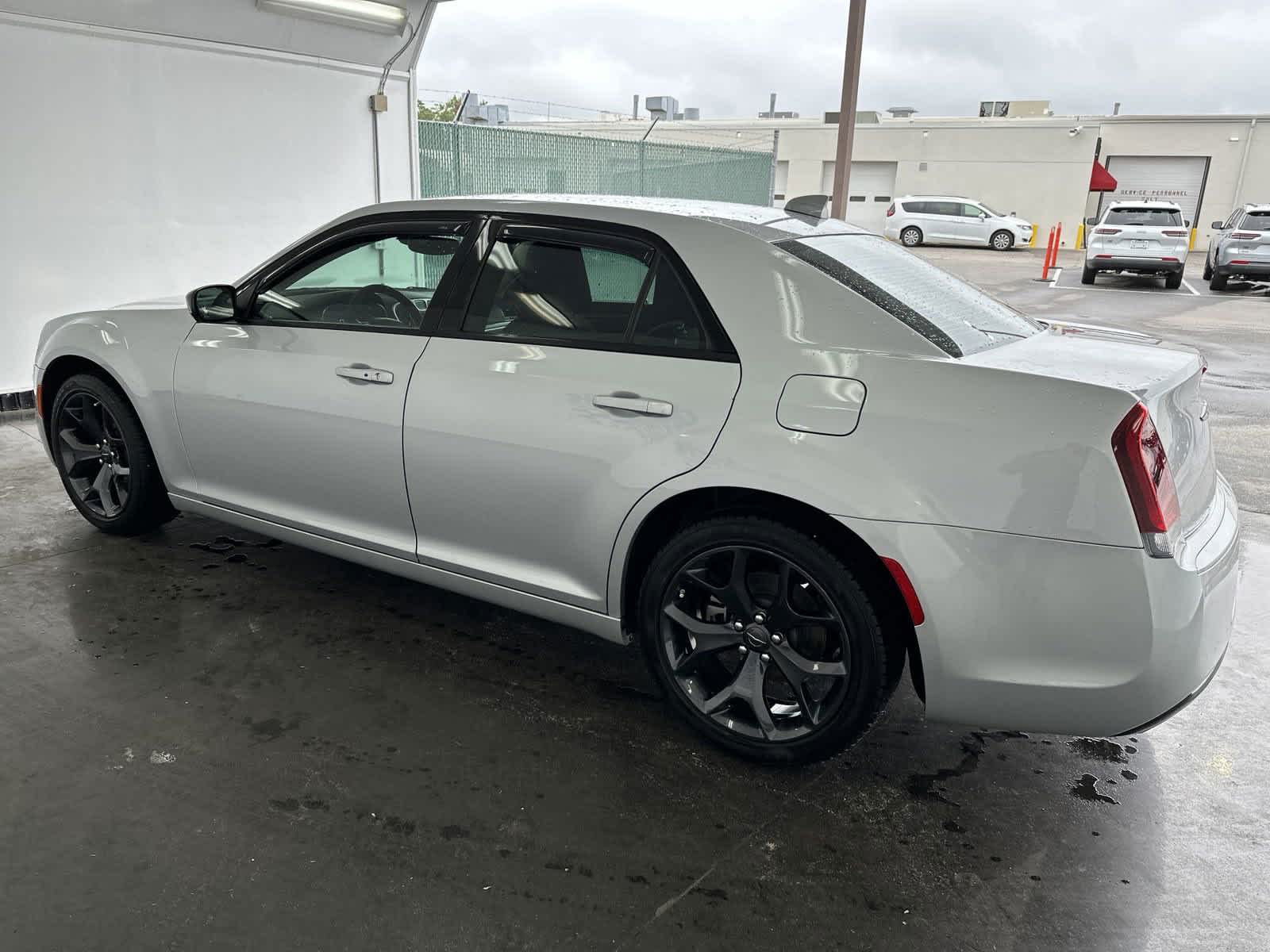 2023 Chrysler 300 Touring 6