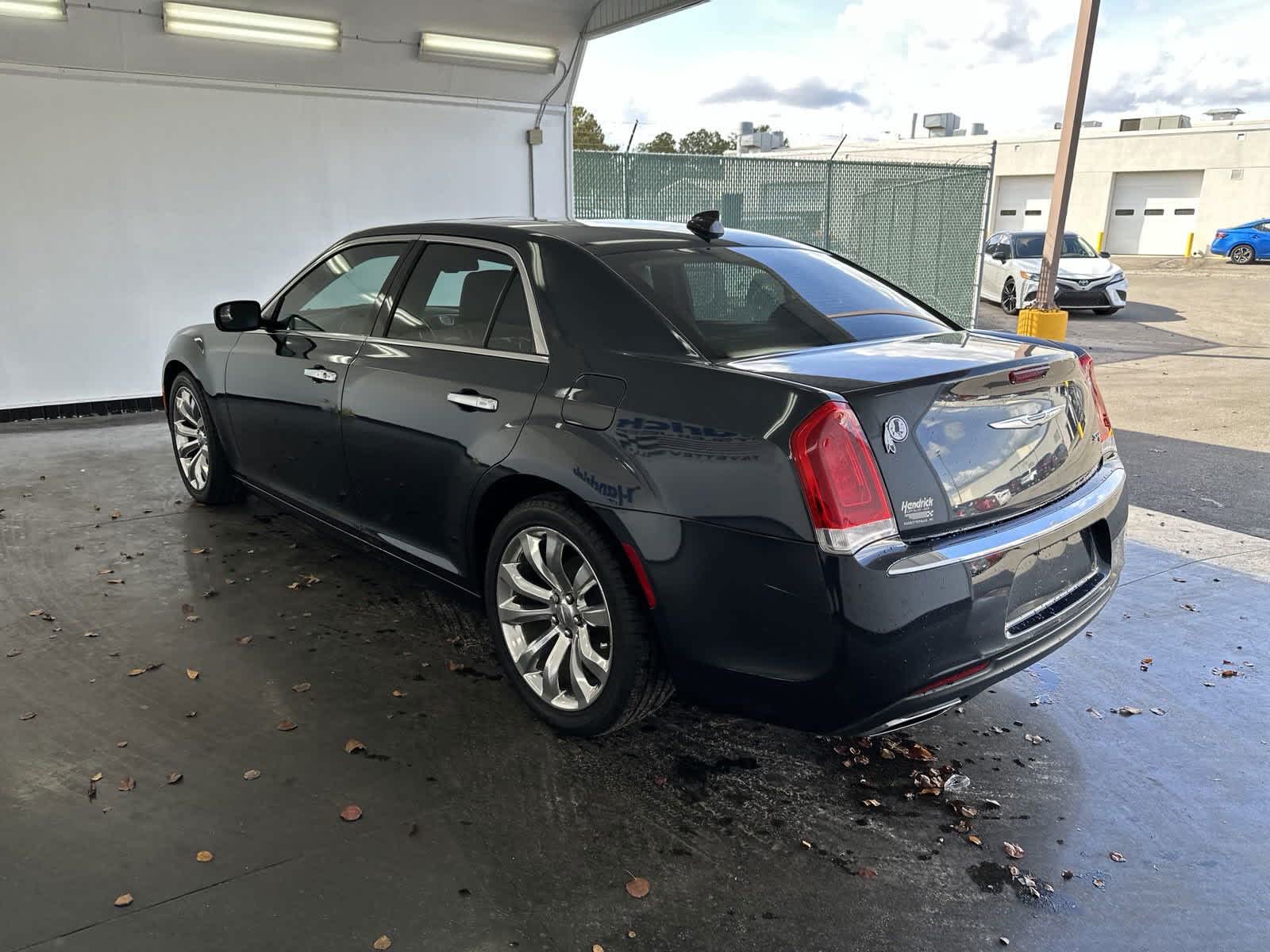 2017 Chrysler 300 300C 7