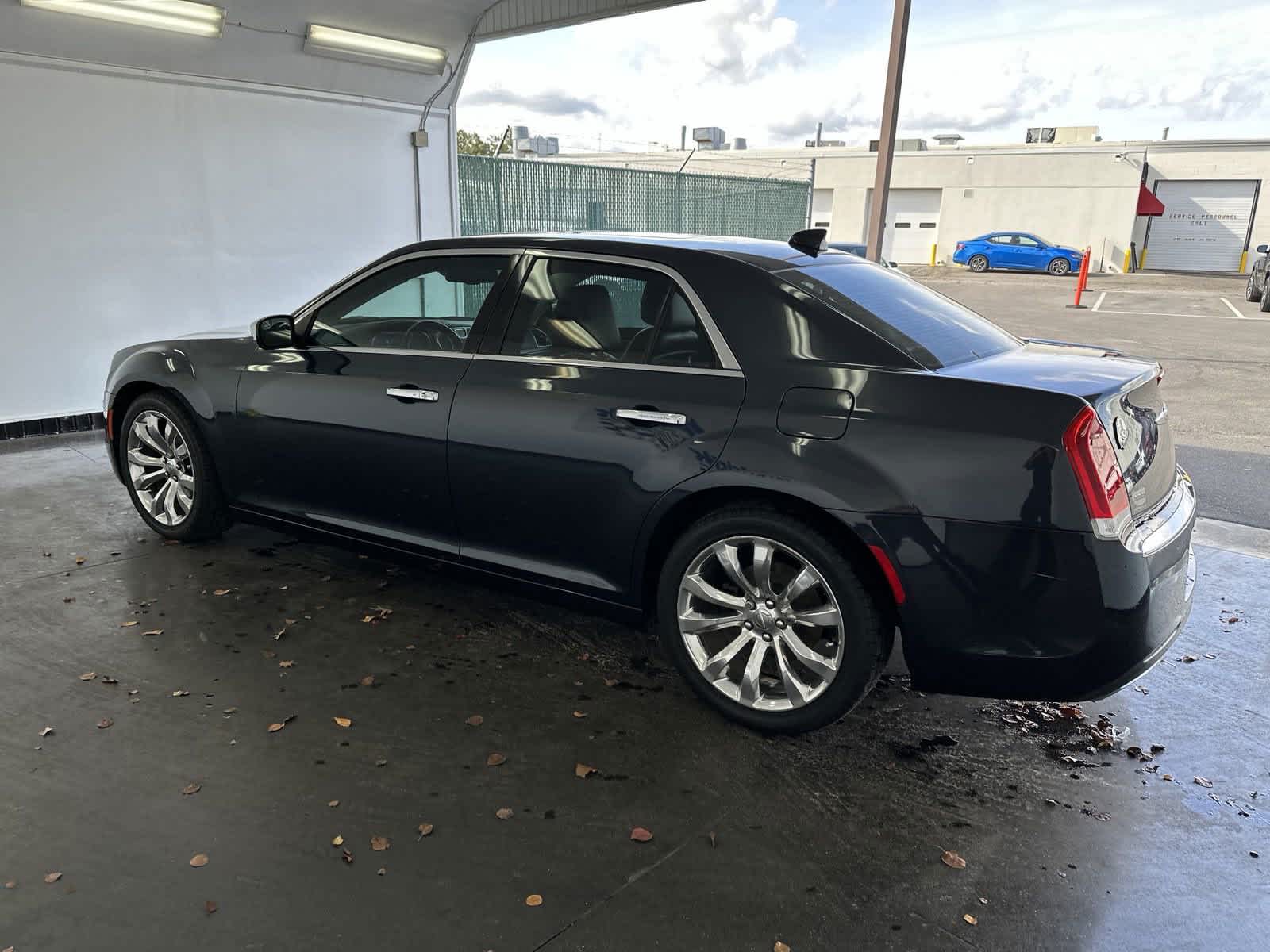 2017 Chrysler 300 300C 6