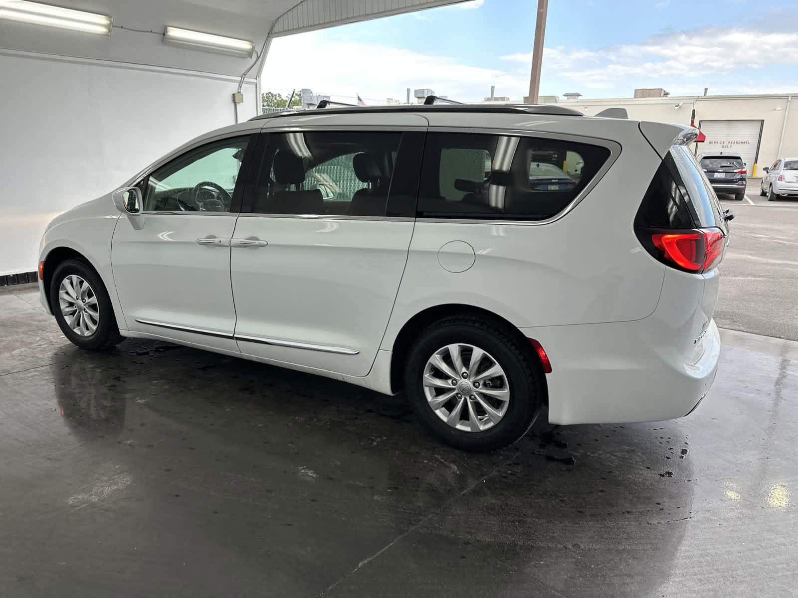 2018 Chrysler Pacifica Touring L 5