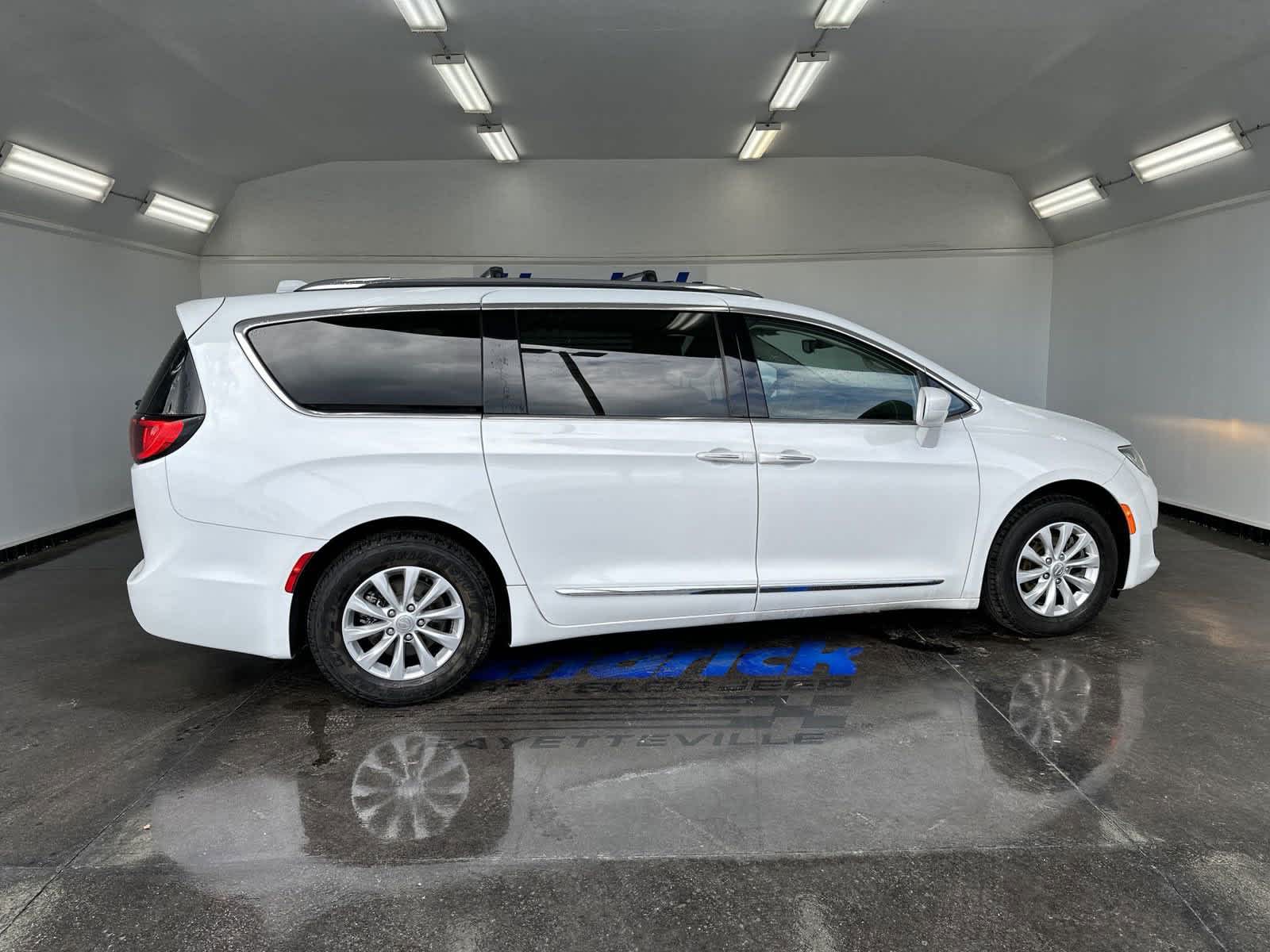 2018 Chrysler Pacifica Touring L 9