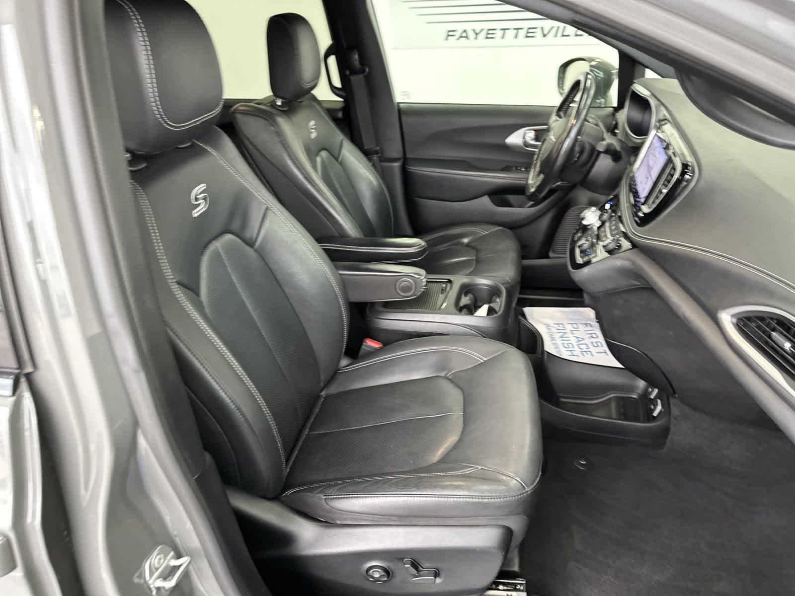 2021 Chrysler Pacifica Touring L 32