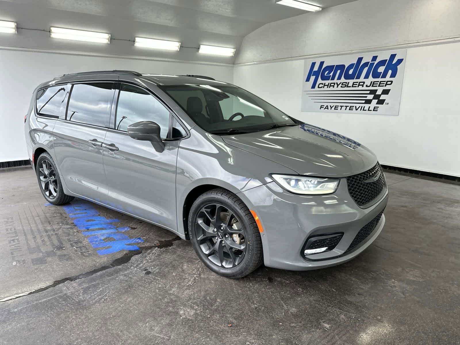 2021 Chrysler Pacifica Touring L 2